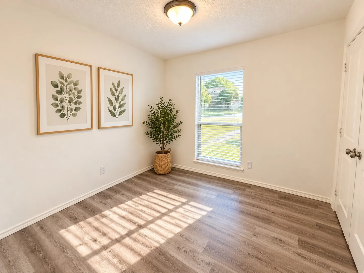 Single Family Residence For Rent in Collin County , 1101 Lombardy. Drive, Plano, Texas 75023, 4 Bedroom, 2 Bathroom, 2 Garage spaces, 2,051 Sqft, built in 1980, mls#21406474, Real Estate Agent in Plano, Homes For Rent in Collin county, Homes For Rent in Plano, Realtor in Plano Texas, Real Estate Brokerage Independent Realty Texas, Luminita Cordes Realtor