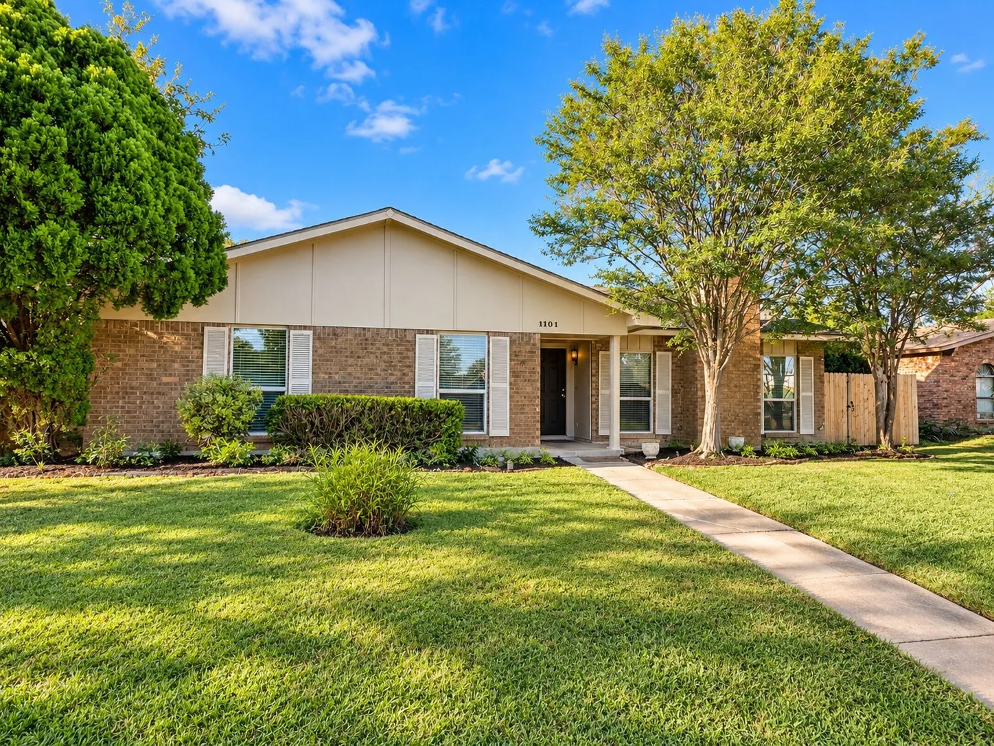 Single Family Residence For Rent