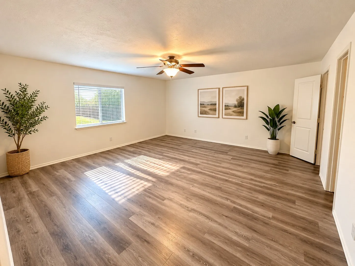 Single Family Residence For Rent in Collin County , 1101 Lombardy. Drive, Plano, Texas 75023, 4 Bedroom, 2 Bathroom, 2 Garage spaces, 2,051 Sqft, built in 1980, mls#21406474, Real Estate Agent in Plano, Homes For Rent in Collin county, Homes For Rent in Plano, Realtor in Plano Texas, Real Estate Brokerage Independent Realty Texas, Luminita Cordes Realtor