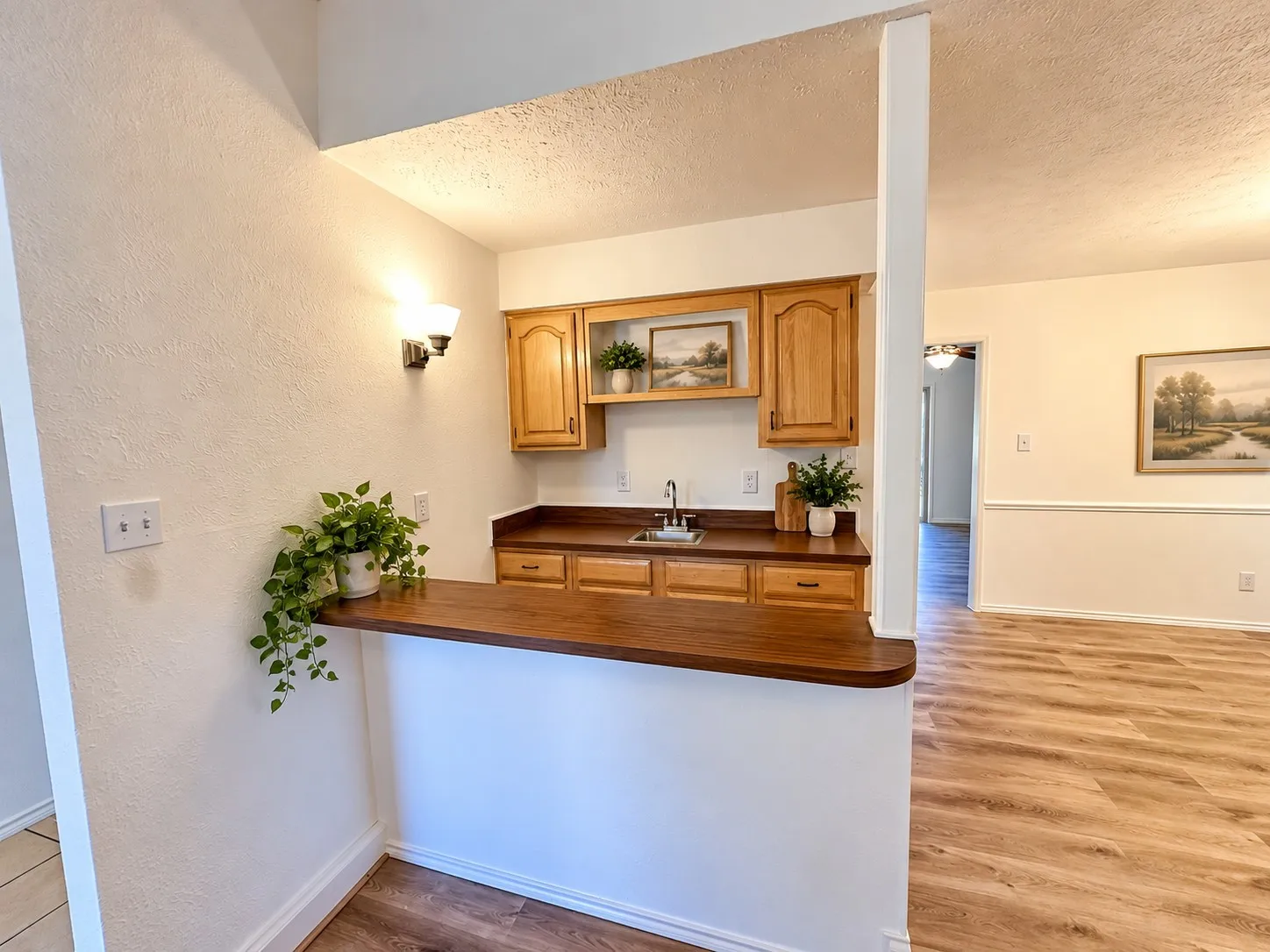 Single Family Residence For Rent in Collin County , 1101 Lombardy. Drive, Plano, Texas 75023, 4 Bedroom, 2 Bathroom, 2 Garage spaces, 2,051 Sqft, built in 1980, mls#21406474, Real Estate Agent in Plano, Homes For Rent in Collin county, Homes For Rent in Plano, Realtor in Plano Texas, Real Estate Brokerage Independent Realty Texas, Luminita Cordes Realtor