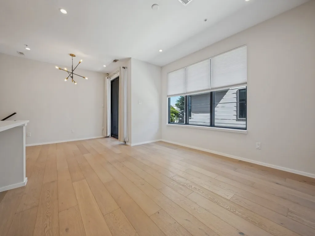 Condominium For Rent in Dallas County , 6028 Hudson Street 2, Dallas, Texas 75206, 2 Bedroom, 3 Bathroom, 2 Garage spaces, 1,510 Sqft, built in 2016, mls#21405001, Real Estate Agent in Dallas, Homes For Rent in Dallas county, Homes For Rent in Dallas, Realtor in Dallas Texas, Real Estate Brokerage Independent Realty Texas, Luminita Cordes Realtor