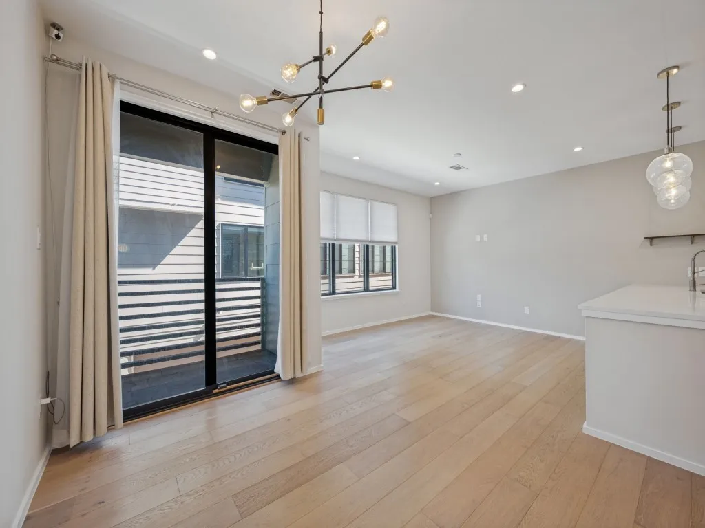Condominium For Rent in Dallas County , 6028 Hudson Street 2, Dallas, Texas 75206, 2 Bedroom, 3 Bathroom, 2 Garage spaces, 1,510 Sqft, built in 2016, mls#21405001, Real Estate Agent in Dallas, Homes For Rent in Dallas county, Homes For Rent in Dallas, Realtor in Dallas Texas, Real Estate Brokerage Independent Realty Texas, Luminita Cordes Realtor