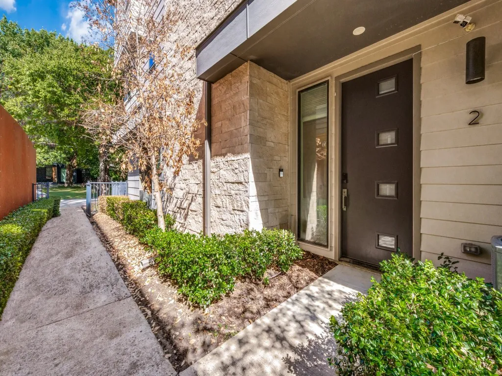 Condominium For Rent in Dallas County , 6028 Hudson Street 2, Dallas, Texas 75206, 2 Bedroom, 3 Bathroom, 2 Garage spaces, 1,510 Sqft, built in 2016, mls#21405001, Real Estate Agent in Dallas, Homes For Rent in Dallas county, Homes For Rent in Dallas, Realtor in Dallas Texas, Real Estate Brokerage Independent Realty Texas, Luminita Cordes Realtor