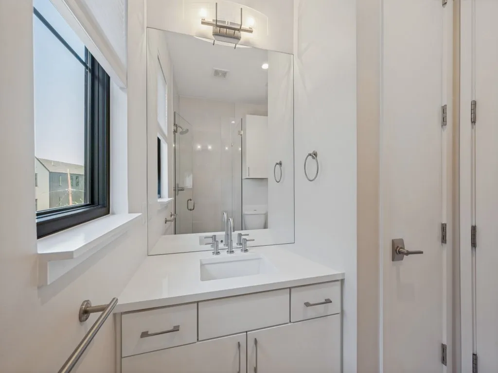 Condominium For Rent in Dallas County , 6028 Hudson Street 2, Dallas, Texas 75206, 2 Bedroom, 3 Bathroom, 2 Garage spaces, 1,510 Sqft, built in 2016, mls#21405001, Real Estate Agent in Dallas, Homes For Rent in Dallas county, Homes For Rent in Dallas, Realtor in Dallas Texas, Real Estate Brokerage Independent Realty Texas, Luminita Cordes Realtor