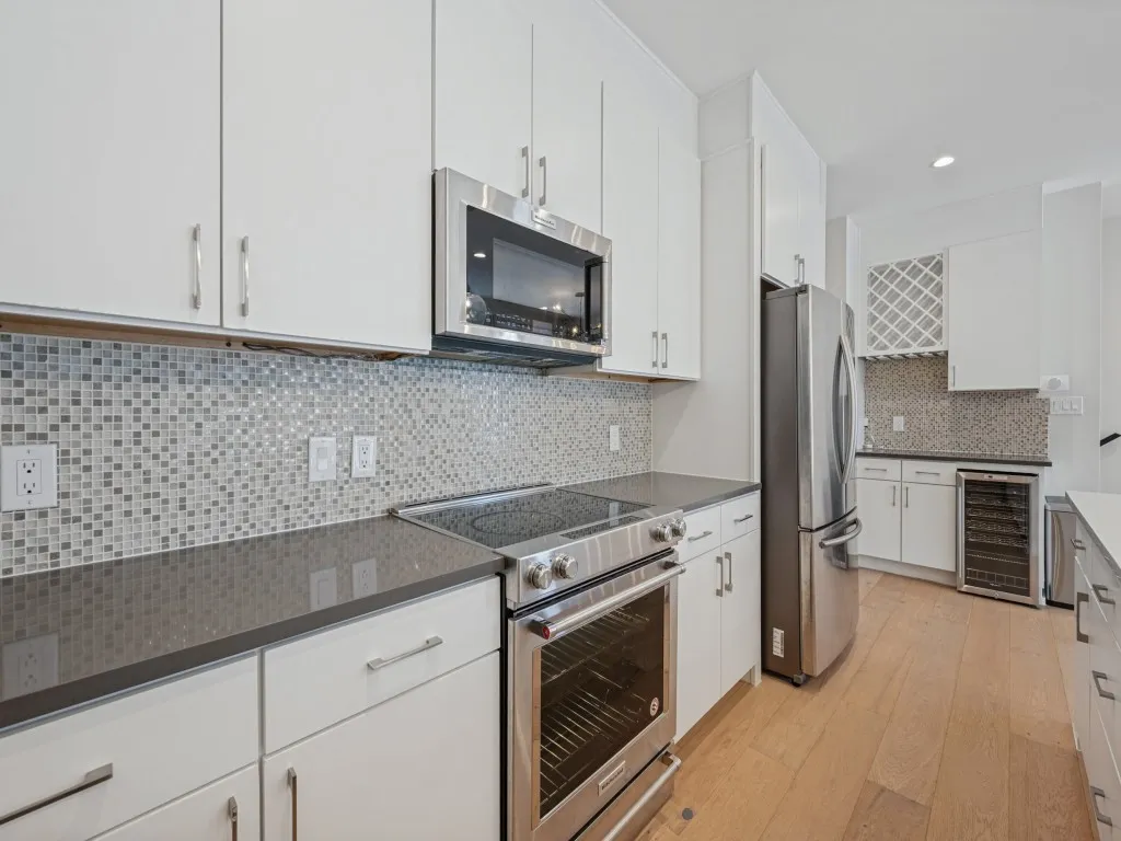 Condominium For Rent in Dallas County , 6028 Hudson Street 2, Dallas, Texas 75206, 2 Bedroom, 3 Bathroom, 2 Garage spaces, 1,510 Sqft, built in 2016, mls#21405001, Real Estate Agent in Dallas, Homes For Rent in Dallas county, Homes For Rent in Dallas, Realtor in Dallas Texas, Real Estate Brokerage Independent Realty Texas, Luminita Cordes Realtor