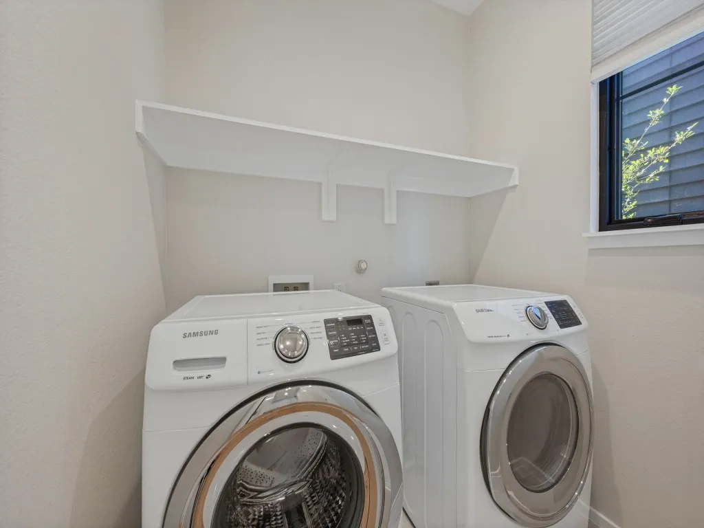 Full size washer and dryer stay for use of tenant