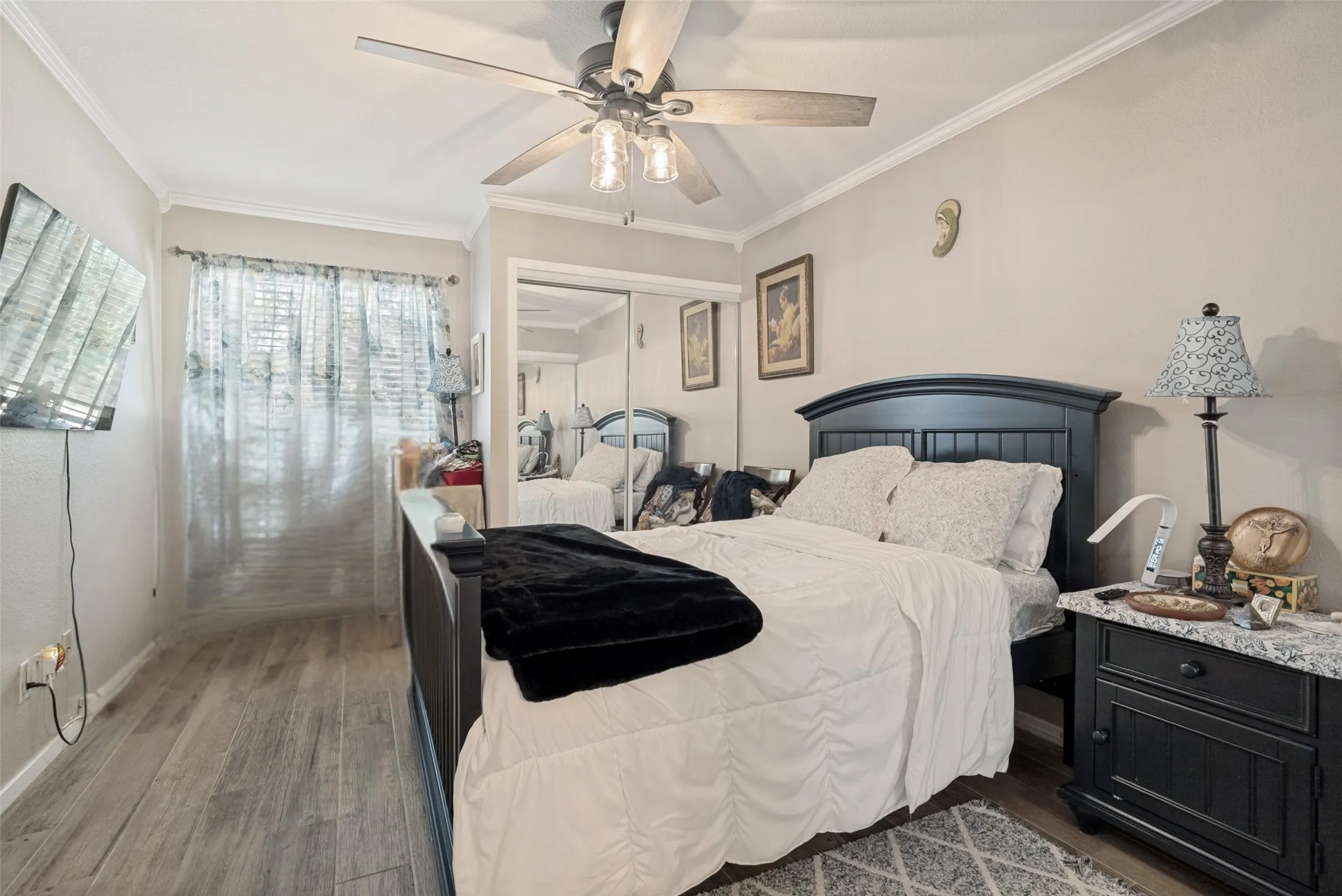 Townhouse For Sale in Tarrant County , 5769 Cedar Creek Drive, Benbrook, Texas 76109, 2 Bedroom, 2 Bathroom, Garage spaces, 980 Sqft, built in 1984, mls#21406766, Real Estate Agent in Benbrook, Homes For Sale in Tarrant county, Homes For Sale in Benbrook, Realtor in Benbrook Texas, Real Estate Brokerage Independent Realty Texas, Luminita Cordes Realtor
