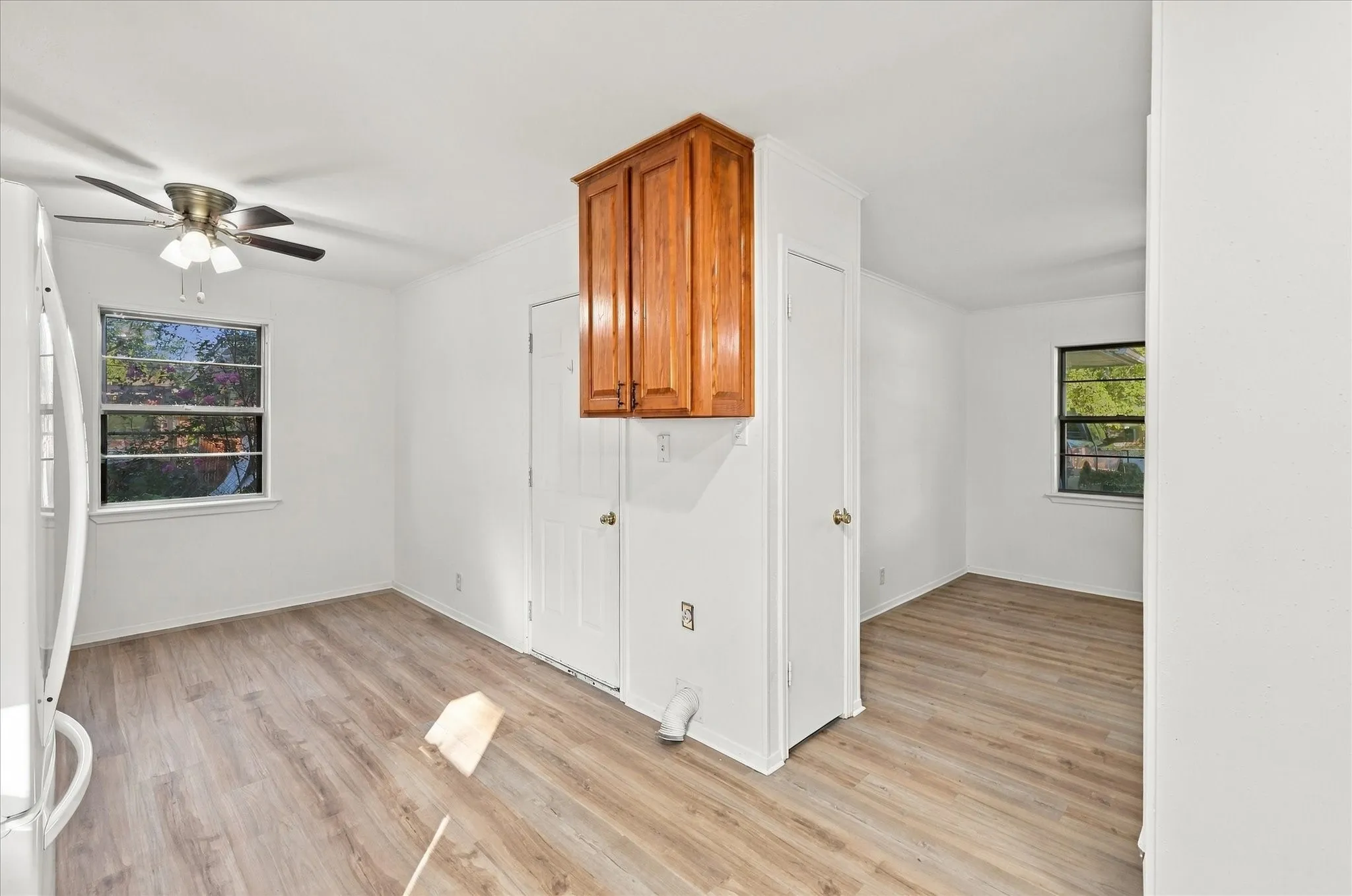 Single Family Residence For Sale in Denton County , 704 Pershing Drive, Denton, Texas 76209, 3 Bedroom, 1 Bathroom, 1 Garage spaces, 1,040 Sqft, built in 1965, mls#21405536, Real Estate Agent in Denton, Homes For Sale in Denton county, Homes For Sale in Denton, Realtor in Denton Texas, Real Estate Brokerage Independent Realty Texas, Luminita Cordes Realtor