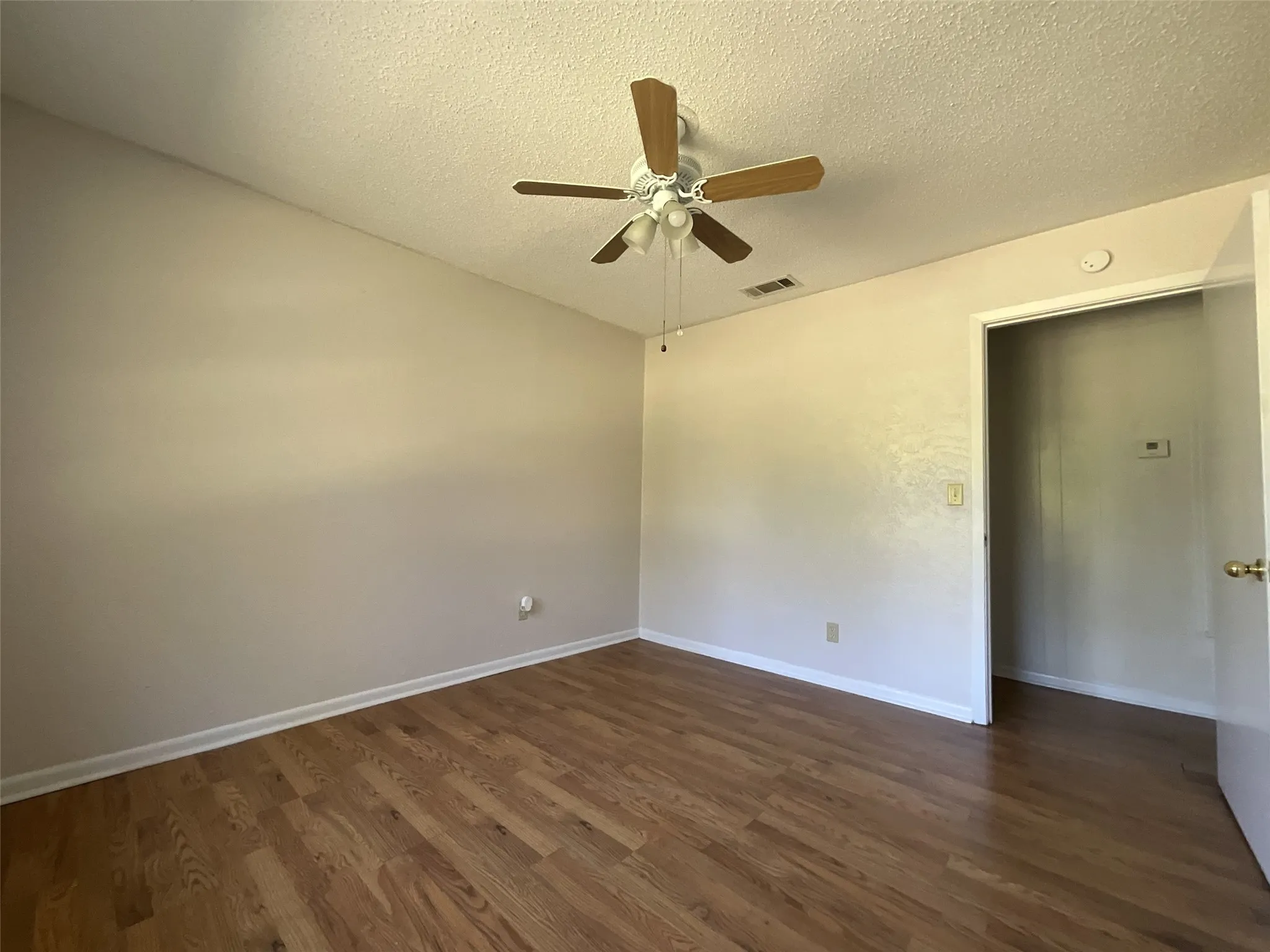 Single Family Residence For Rent in Van Zandt County , 1130 Clay Street, Canton, Texas 75103, 3 Bedroom, 1 Bathroom, Garage spaces, 1,096 Sqft, built in 1967, mls#21397446, Real Estate Agent in Canton, Homes For Rent in Van Zandt county, Homes For Rent in Canton, Realtor in Canton Texas, Real Estate Brokerage Independent Realty Texas, Luminita Cordes Realtor