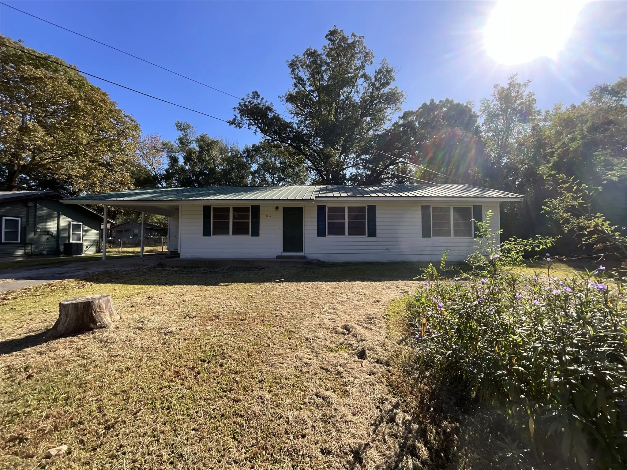 Single Family Residence For Rent in Van Zandt County , 1130 Clay Street, Canton, Texas 75103, 3 Bedroom, 1 Bathroom, Garage spaces, 1,096 Sqft, built in 1967, mls#21397446, Real Estate Agent in Canton, Homes For Rent in Van Zandt county, Homes For Rent in Canton, Realtor in Canton Texas, Real Estate Brokerage Independent Realty Texas, Luminita Cordes Realtor
