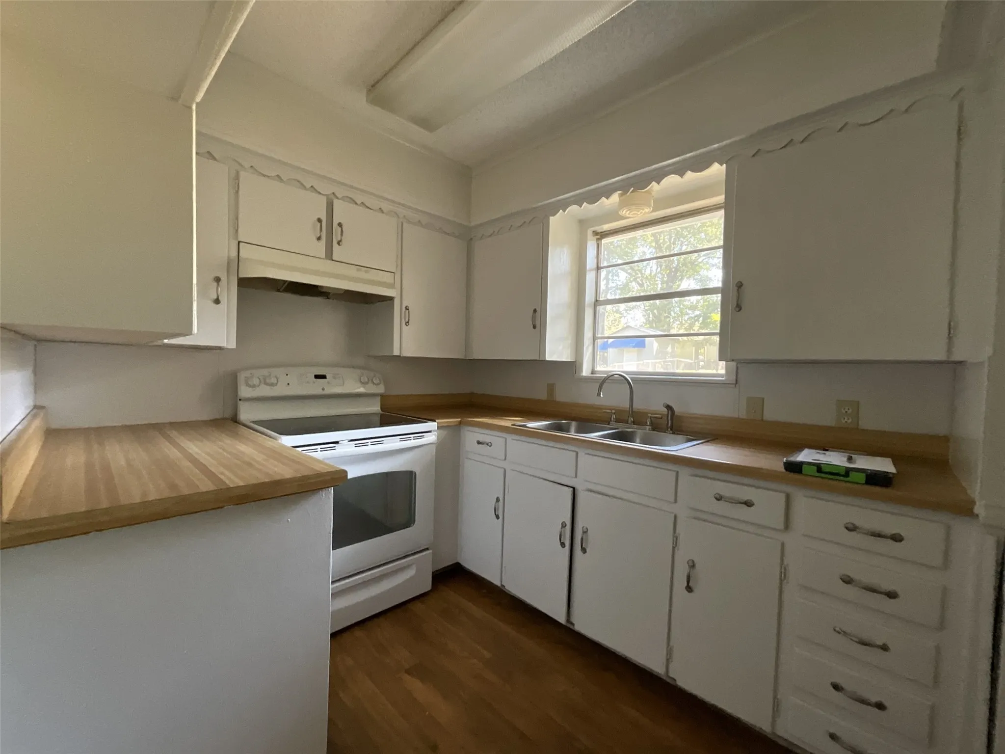Single Family Residence For Rent in Van Zandt County , 1130 Clay Street, Canton, Texas 75103, 3 Bedroom, 1 Bathroom, Garage spaces, 1,096 Sqft, built in 1967, mls#21397446, Real Estate Agent in Canton, Homes For Rent in Van Zandt county, Homes For Rent in Canton, Realtor in Canton Texas, Real Estate Brokerage Independent Realty Texas, Luminita Cordes Realtor