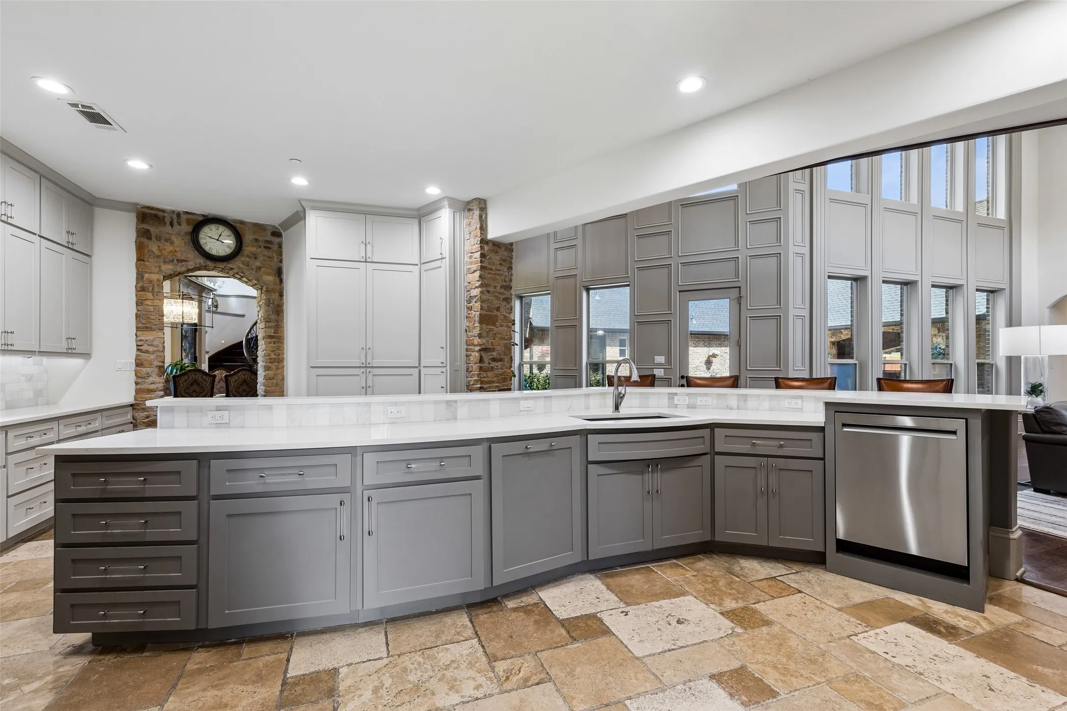 Single Family Residence For Sale in Tarrant County , 1714 Maranatha Way, Southlake, Texas 76092, 5 Bedroom, 7 Bathroom, 4 Garage spaces, 7,008 Sqft, built in 2007, mls#21385634, Real Estate Agent in Southlake, Homes For Sale in Tarrant county, Homes For Sale in Southlake, Realtor in Southlake Texas, Real Estate Brokerage Independent Realty Texas, Luminita Cordes Realtor
