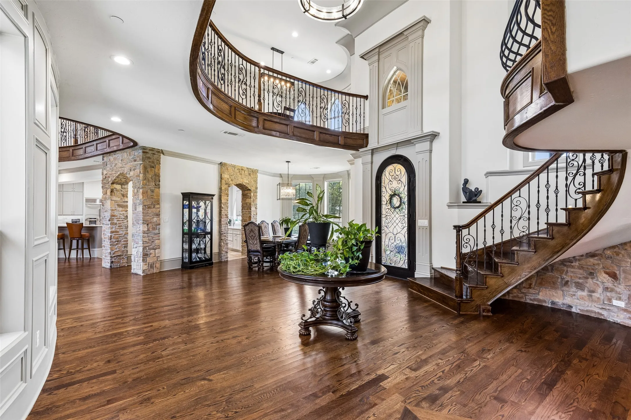 Single Family Residence For Sale in Tarrant County , 1714 Maranatha Way, Southlake, Texas 76092, 5 Bedroom, 7 Bathroom, 4 Garage spaces, 7,008 Sqft, built in 2007, mls#21385634, Real Estate Agent in Southlake, Homes For Sale in Tarrant county, Homes For Sale in Southlake, Realtor in Southlake Texas, Real Estate Brokerage Independent Realty Texas, Luminita Cordes Realtor