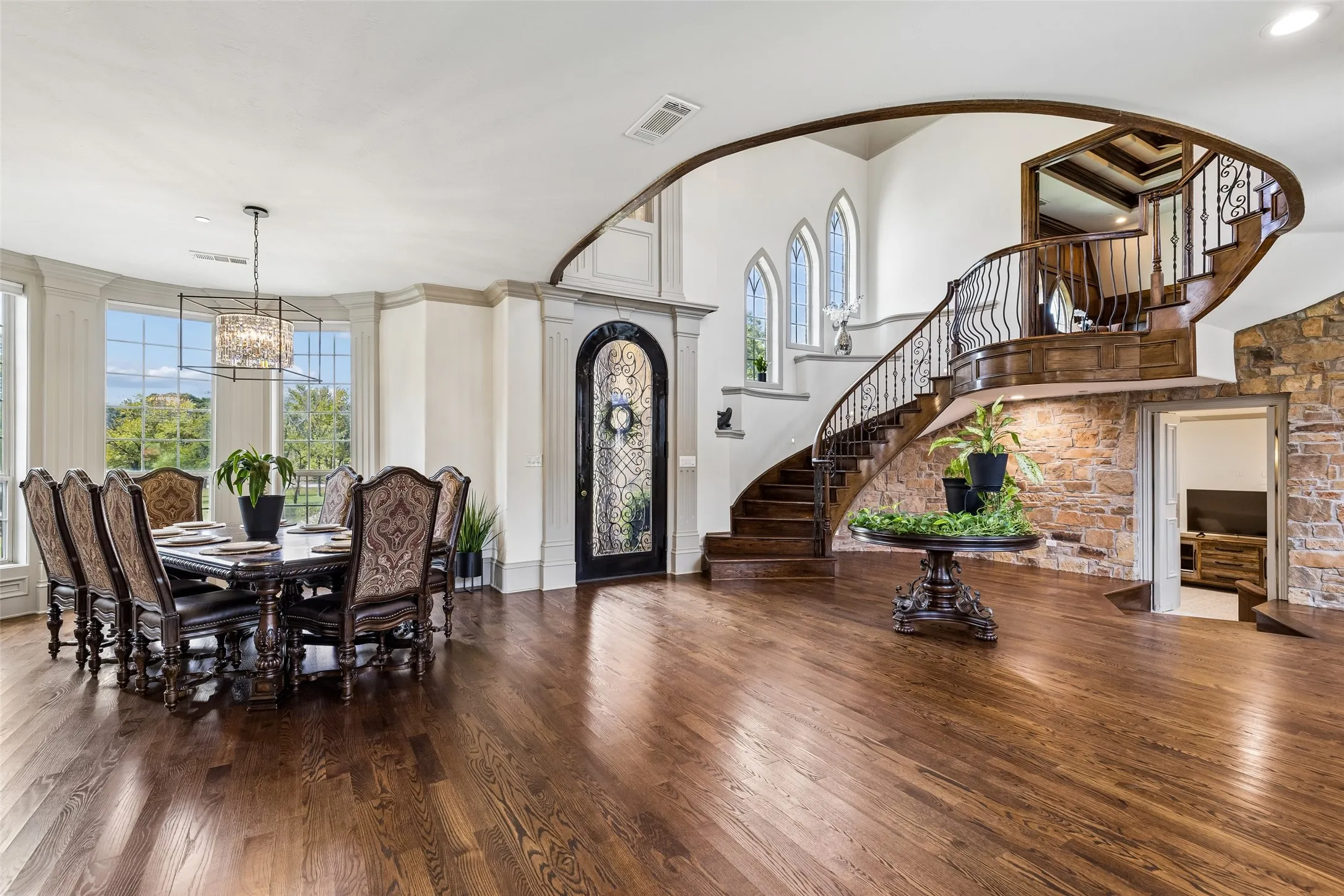 Single Family Residence For Sale in Tarrant County , 1714 Maranatha Way, Southlake, Texas 76092, 5 Bedroom, 7 Bathroom, 4 Garage spaces, 7,008 Sqft, built in 2007, mls#21385634, Real Estate Agent in Southlake, Homes For Sale in Tarrant county, Homes For Sale in Southlake, Realtor in Southlake Texas, Real Estate Brokerage Independent Realty Texas, Luminita Cordes Realtor