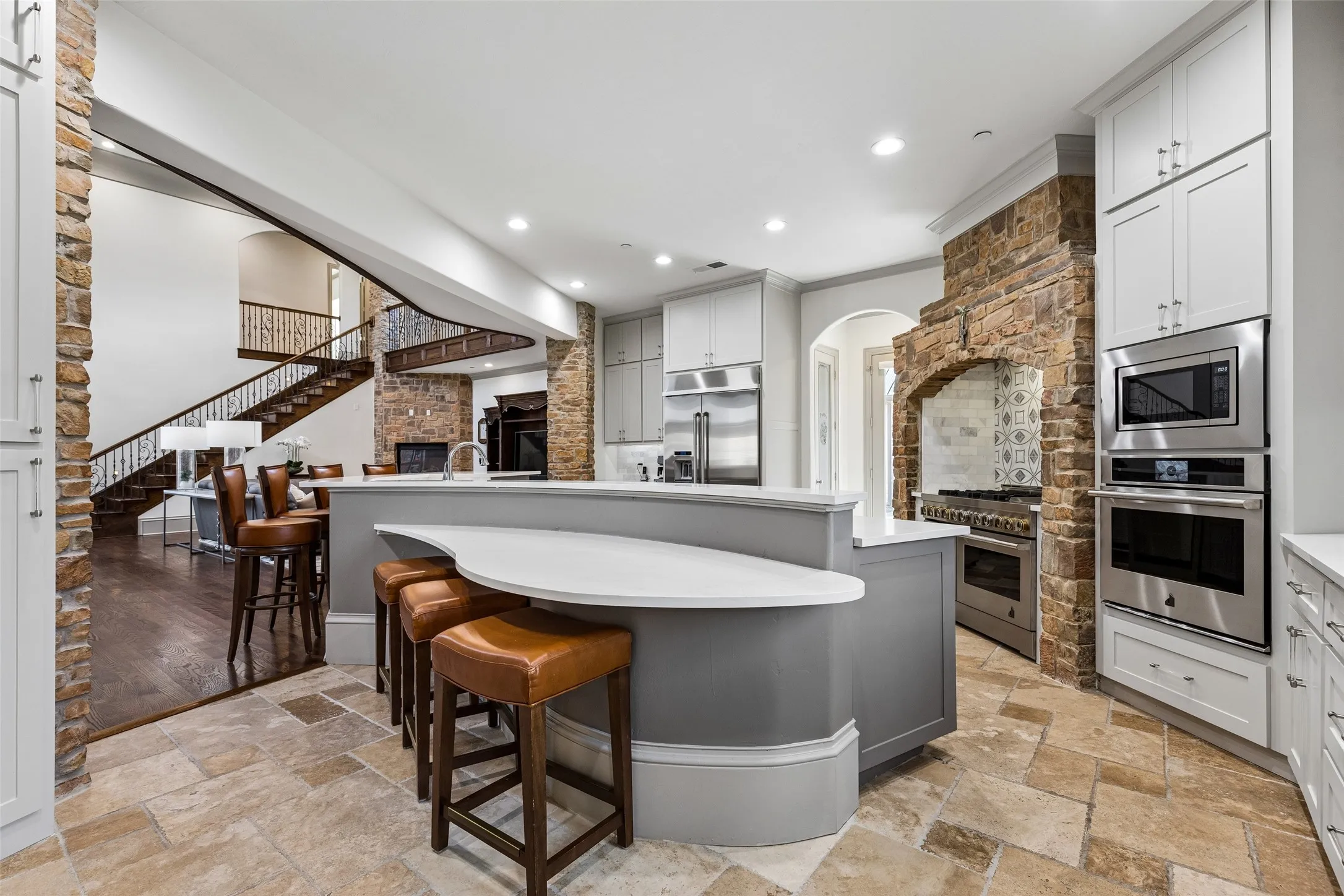 Single Family Residence For Sale in Tarrant County , 1714 Maranatha Way, Southlake, Texas 76092, 5 Bedroom, 7 Bathroom, 4 Garage spaces, 7,008 Sqft, built in 2007, mls#21385634, Real Estate Agent in Southlake, Homes For Sale in Tarrant county, Homes For Sale in Southlake, Realtor in Southlake Texas, Real Estate Brokerage Independent Realty Texas, Luminita Cordes Realtor