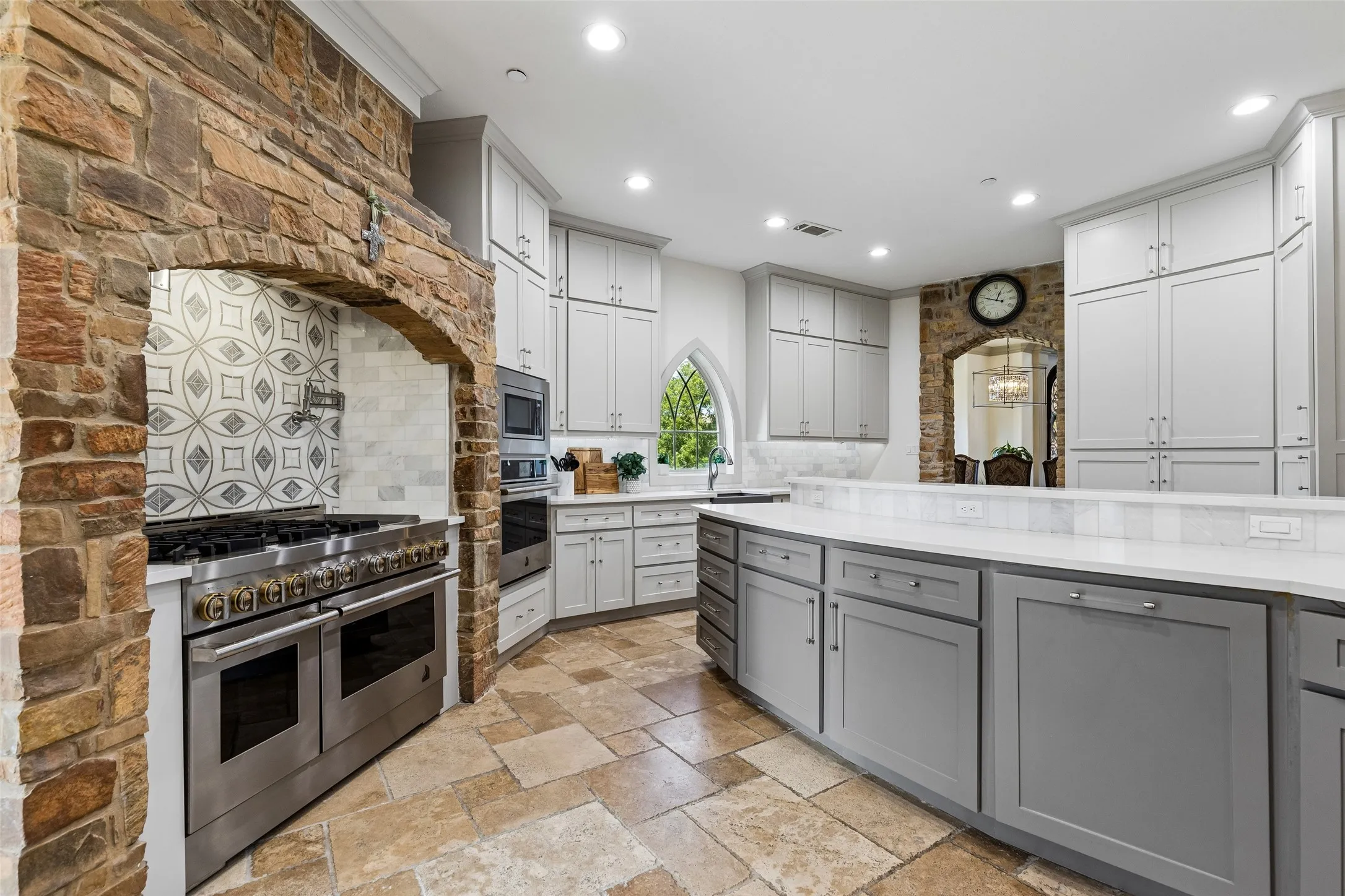 Single Family Residence For Sale in Tarrant County , 1714 Maranatha Way, Southlake, Texas 76092, 5 Bedroom, 7 Bathroom, 4 Garage spaces, 7,008 Sqft, built in 2007, mls#21385634, Real Estate Agent in Southlake, Homes For Sale in Tarrant county, Homes For Sale in Southlake, Realtor in Southlake Texas, Real Estate Brokerage Independent Realty Texas, Luminita Cordes Realtor