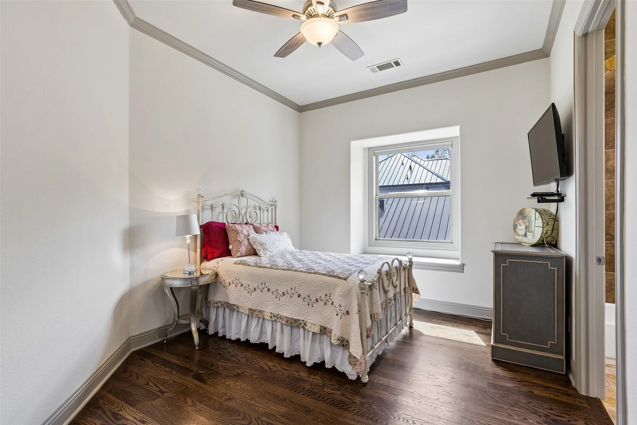 Single Family Residence For Sale in Tarrant County , 1714 Maranatha Way, Southlake, Texas 76092, 5 Bedroom, 7 Bathroom, 4 Garage spaces, 7,008 Sqft, built in 2007, mls#21385634, Real Estate Agent in Southlake, Homes For Sale in Tarrant county, Homes For Sale in Southlake, Realtor in Southlake Texas, Real Estate Brokerage Independent Realty Texas, Luminita Cordes Realtor