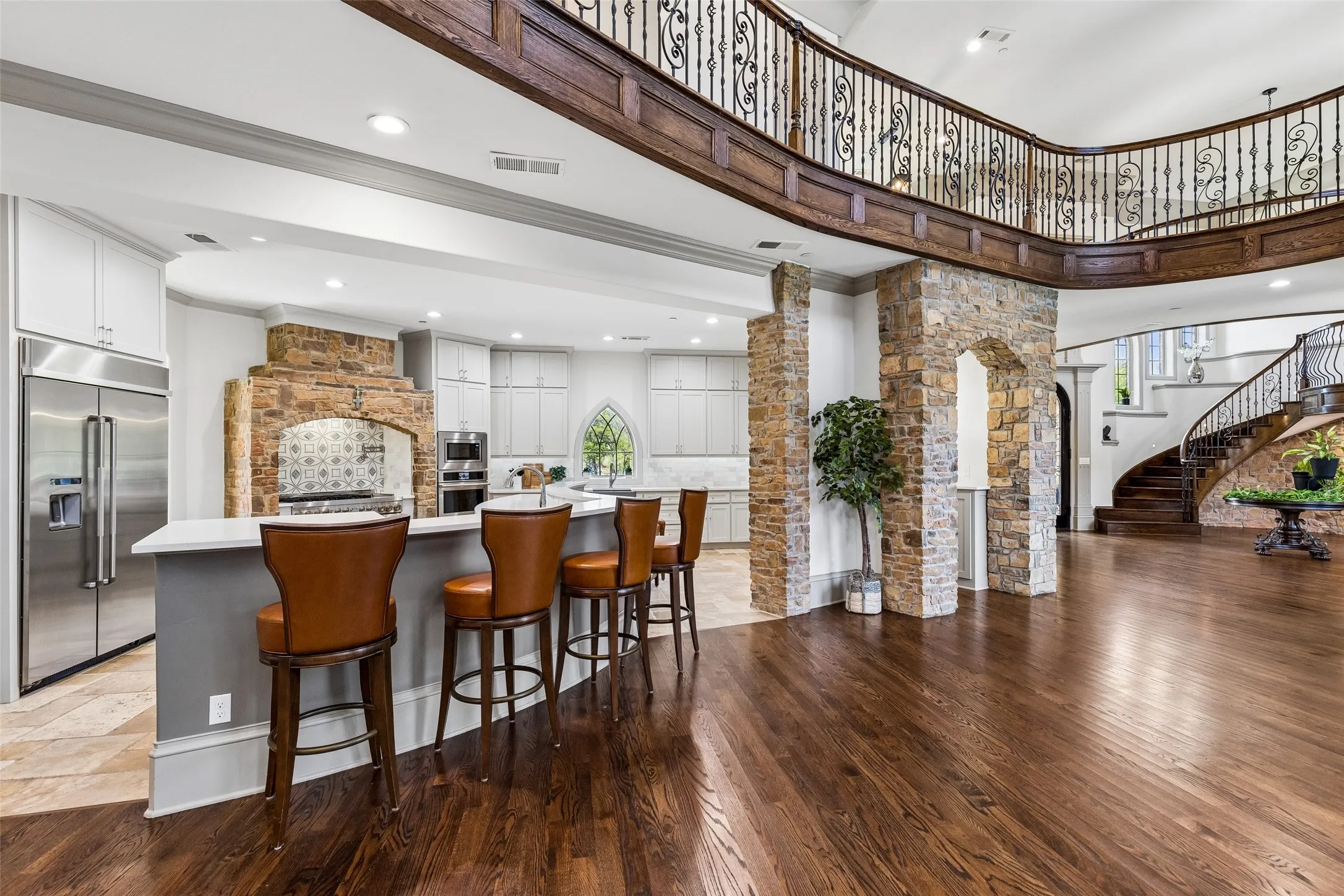 Single Family Residence For Sale in Tarrant County , 1714 Maranatha Way, Southlake, Texas 76092, 5 Bedroom, 7 Bathroom, 4 Garage spaces, 7,008 Sqft, built in 2007, mls#21385634, Real Estate Agent in Southlake, Homes For Sale in Tarrant county, Homes For Sale in Southlake, Realtor in Southlake Texas, Real Estate Brokerage Independent Realty Texas, Luminita Cordes Realtor