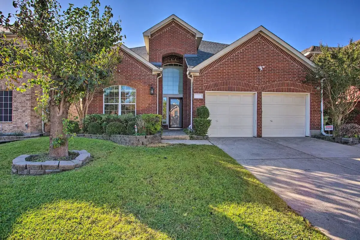 Single Family Residence For Sale in Dallas County , 1950 Garrison Way, Garland, Texas 75040, 4 Bedroom, 3 Bathroom, 2 Garage spaces, 2,861 Sqft, built in 2003, mls#21406576, Real Estate Agent in Garland, Homes For Sale in Dallas county, Homes For Sale in Garland, Realtor in Garland Texas, Real Estate Brokerage Independent Realty Texas, Luminita Cordes Realtor