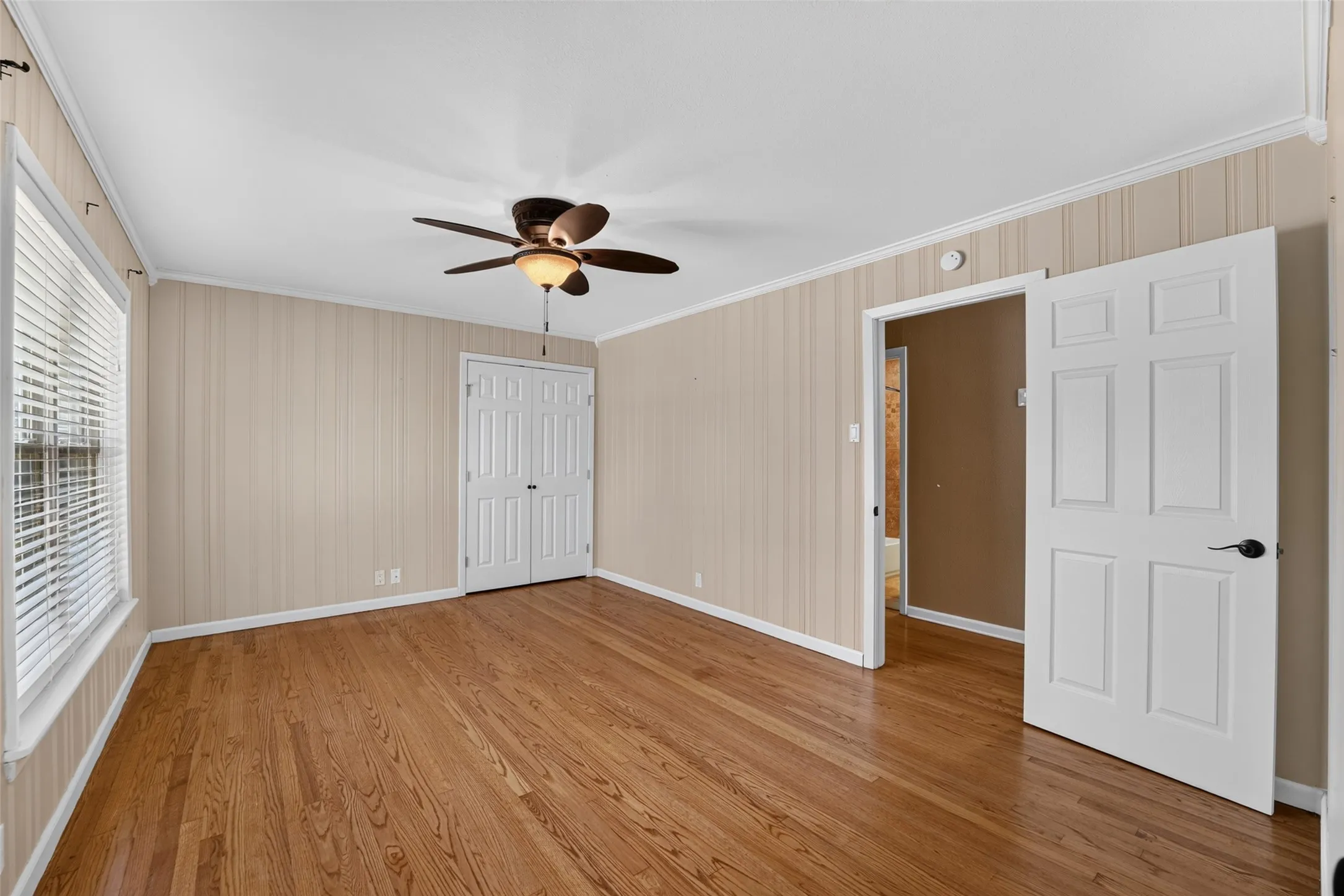 Single Family Residence For Sale in Dallas County , 9733 Edgelake Drive, Dallas, Texas 75218, 3 Bedroom, 2 Bathroom, 2 Garage spaces, 1,813 Sqft, built in 1951, mls#21405994, Real Estate Agent in Dallas, Homes For Sale in Dallas county, Homes For Sale in Dallas, Realtor in Dallas Texas, Real Estate Brokerage Independent Realty Texas, Luminita Cordes Realtor