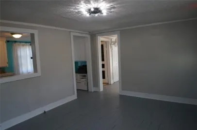 Single Family Residence For Rent in Van Zandt County , 402 E College Street, Canton, Texas 75103, 1 Bedroom, 1 Bathroom, Garage spaces, 500 Sqft, built in 1957, mls#21397582, Real Estate Agent in Canton, Homes For Rent in Van Zandt county, Homes For Rent in Canton, Realtor in Canton Texas, Real Estate Brokerage Independent Realty Texas, Luminita Cordes Realtor