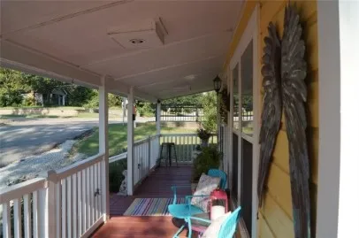 Single Family Residence For Rent in Van Zandt County , 402 E College Street, Canton, Texas 75103, 1 Bedroom, 1 Bathroom, Garage spaces, 500 Sqft, built in 1957, mls#21397582, Real Estate Agent in Canton, Homes For Rent in Van Zandt county, Homes For Rent in Canton, Realtor in Canton Texas, Real Estate Brokerage Independent Realty Texas, Luminita Cordes Realtor