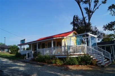 Single Family Residence For Rent in Van Zandt County , 402 E College Street, Canton, Texas 75103, 1 Bedroom, 1 Bathroom, Garage spaces, 500 Sqft, built in 1957, mls#21397582, Real Estate Agent in Canton, Homes For Rent in Van Zandt county, Homes For Rent in Canton, Realtor in Canton Texas, Real Estate Brokerage Independent Realty Texas, Luminita Cordes Realtor