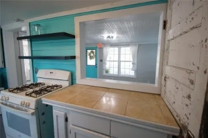 Single Family Residence For Rent in Van Zandt County , 402 E College Street, Canton, Texas 75103, 1 Bedroom, 1 Bathroom, Garage spaces, 500 Sqft, built in 1957, mls#21397582, Real Estate Agent in Canton, Homes For Rent in Van Zandt county, Homes For Rent in Canton, Realtor in Canton Texas, Real Estate Brokerage Independent Realty Texas, Luminita Cordes Realtor
