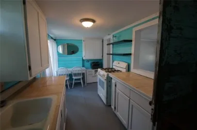 Single Family Residence For Rent in Van Zandt County , 402 E College Street, Canton, Texas 75103, 1 Bedroom, 1 Bathroom, Garage spaces, 500 Sqft, built in 1957, mls#21397582, Real Estate Agent in Canton, Homes For Rent in Van Zandt county, Homes For Rent in Canton, Realtor in Canton Texas, Real Estate Brokerage Independent Realty Texas, Luminita Cordes Realtor