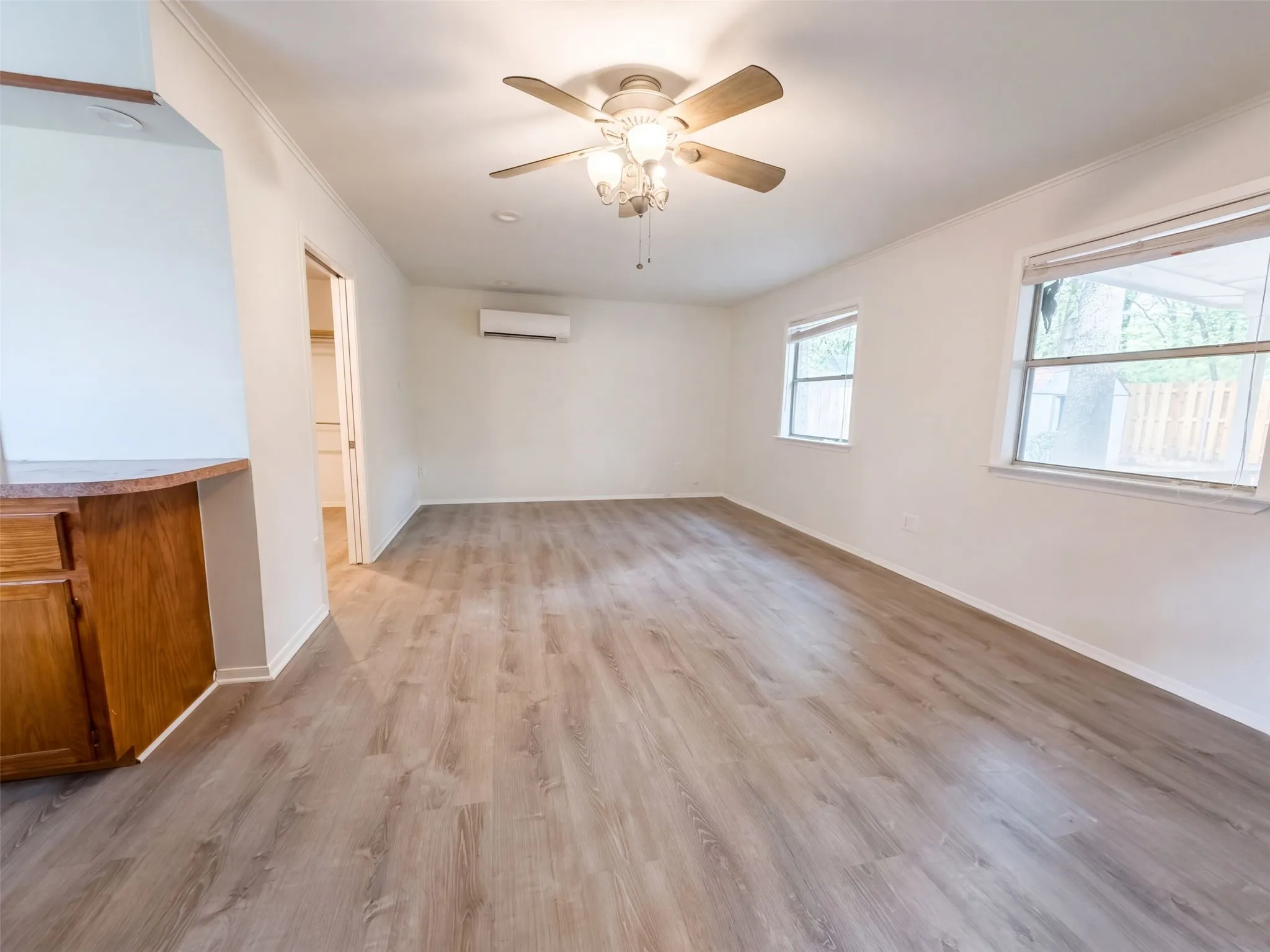 Single Family Residence For Sale in Tarrant County , 3411 Halifax Drive, Arlington, Texas 76013, 4 Bedroom, 2 Bathroom, 2 Garage spaces, 1,740 Sqft, built in 1966, mls#21405154, Real Estate Agent in Arlington, Homes For Sale in Tarrant county, Homes For Sale in Arlington, Realtor in Arlington Texas, Real Estate Brokerage Independent Realty Texas, Luminita Cordes Realtor