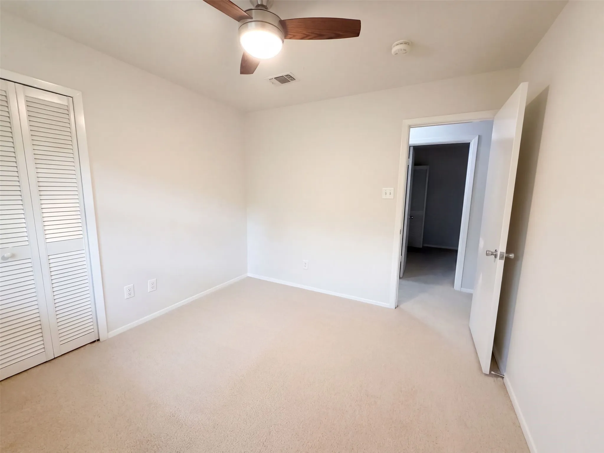Single Family Residence For Sale in Tarrant County , 3411 Halifax Drive, Arlington, Texas 76013, 4 Bedroom, 2 Bathroom, 2 Garage spaces, 1,740 Sqft, built in 1966, mls#21405154, Real Estate Agent in Arlington, Homes For Sale in Tarrant county, Homes For Sale in Arlington, Realtor in Arlington Texas, Real Estate Brokerage Independent Realty Texas, Luminita Cordes Realtor