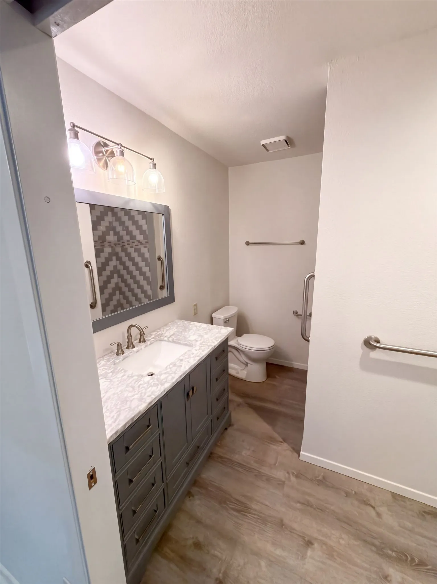 Single Family Residence For Sale in Tarrant County , 3411 Halifax Drive, Arlington, Texas 76013, 4 Bedroom, 2 Bathroom, 2 Garage spaces, 1,740 Sqft, built in 1966, mls#21405154, Real Estate Agent in Arlington, Homes For Sale in Tarrant county, Homes For Sale in Arlington, Realtor in Arlington Texas, Real Estate Brokerage Independent Realty Texas, Luminita Cordes Realtor