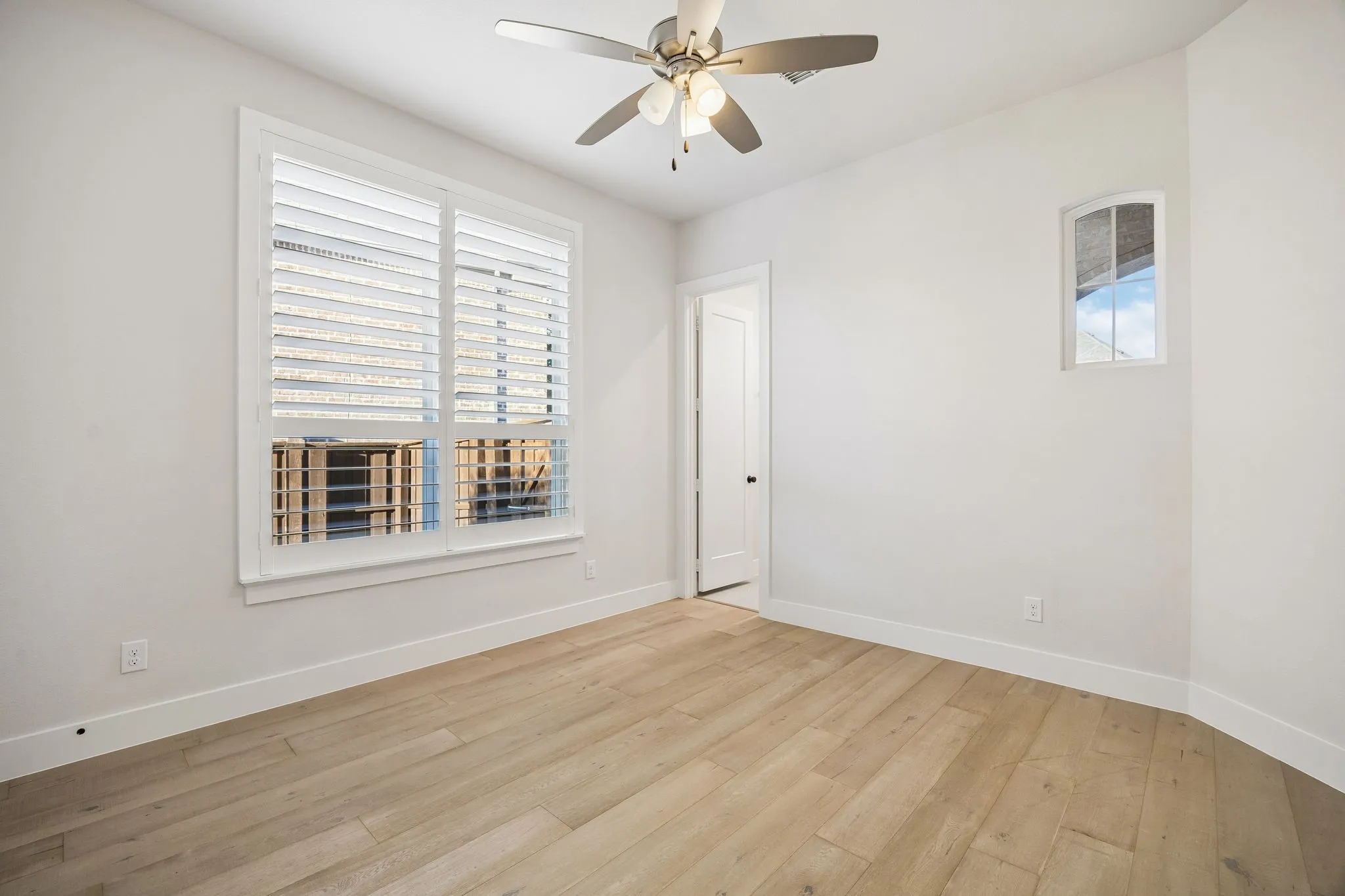 Single Family Residence For Sale in Denton County , 6261 Brentway Road, Frisco, Texas 75034, 5 Bedroom, 7 Bathroom, 3 Garage spaces, 4,880 Sqft, built in 2019, mls#21368194, Real Estate Agent in Frisco, Homes For Sale in Denton county, Homes For Sale in Frisco, Realtor in Frisco Texas, Real Estate Brokerage Independent Realty Texas, Luminita Cordes Realtor