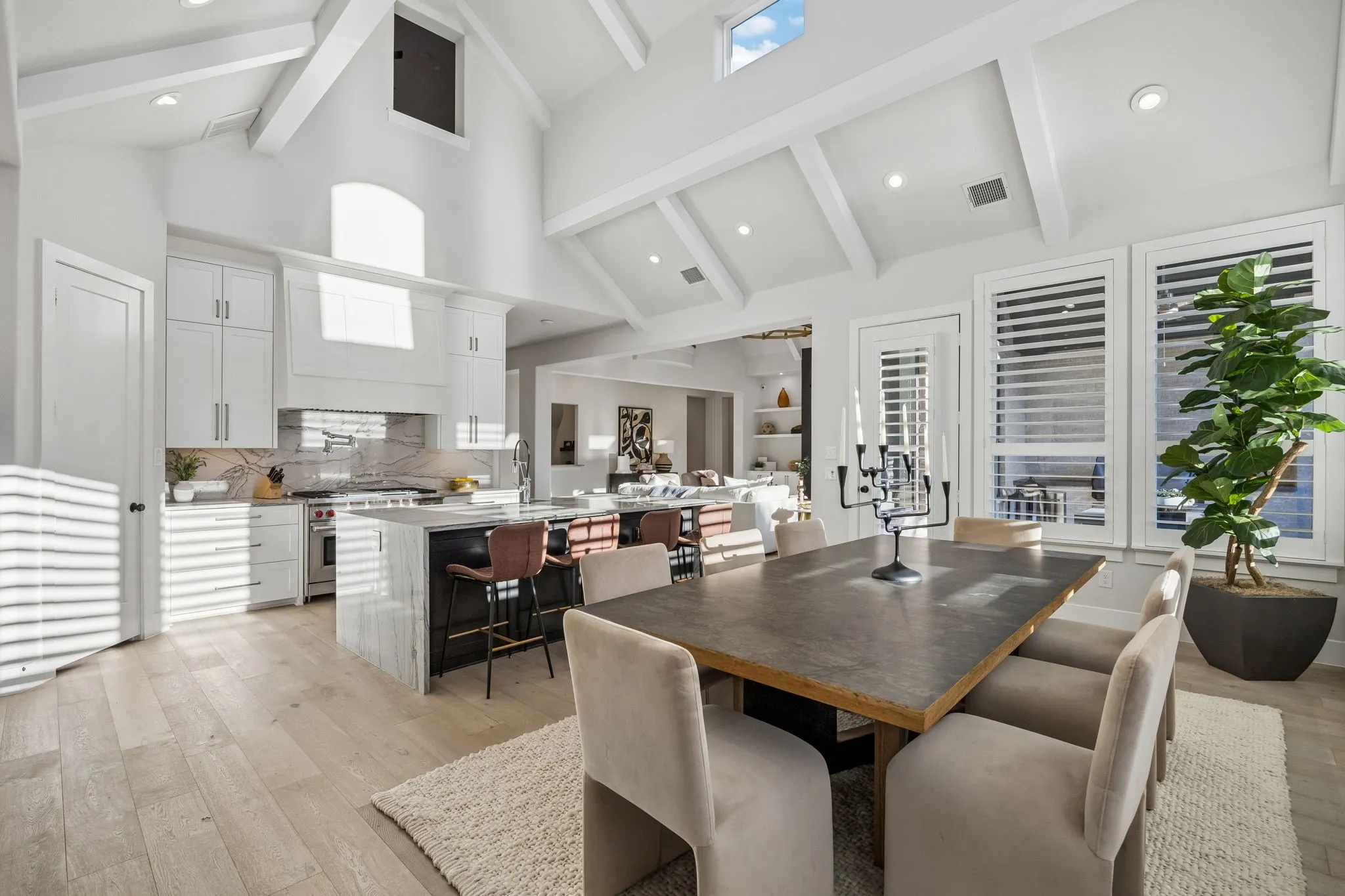 Single Family Residence For Sale in Denton County , 6261 Brentway Road, Frisco, Texas 75034, 5 Bedroom, 7 Bathroom, 3 Garage spaces, 4,880 Sqft, built in 2019, mls#21368194, Real Estate Agent in Frisco, Homes For Sale in Denton county, Homes For Sale in Frisco, Realtor in Frisco Texas, Real Estate Brokerage Independent Realty Texas, Luminita Cordes Realtor