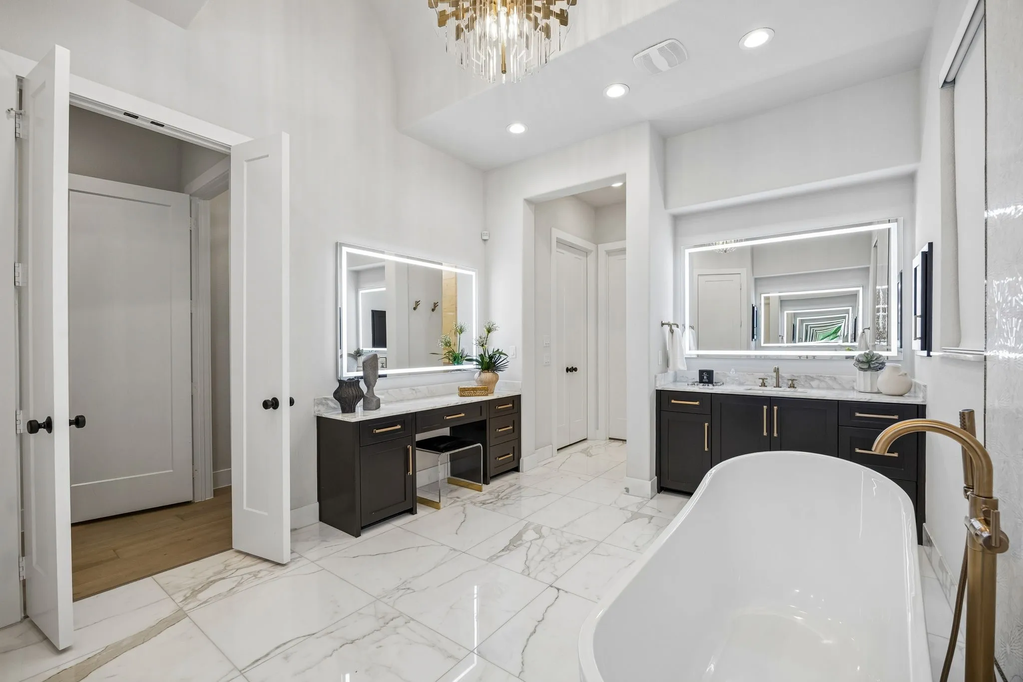Single Family Residence For Sale in Denton County , 6261 Brentway Road, Frisco, Texas 75034, 5 Bedroom, 7 Bathroom, 3 Garage spaces, 4,880 Sqft, built in 2019, mls#21368194, Real Estate Agent in Frisco, Homes For Sale in Denton county, Homes For Sale in Frisco, Realtor in Frisco Texas, Real Estate Brokerage Independent Realty Texas, Luminita Cordes Realtor