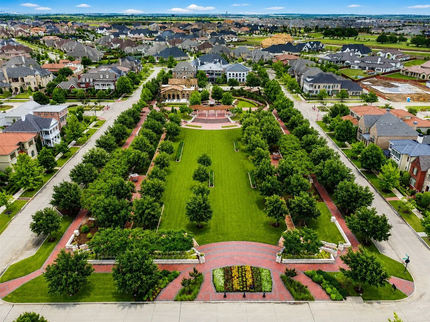 Single Family Residence For Sale in Denton County , 12910 Timber Crossing Drive, Frisco, Texas 75033, 4 Bedroom, 6 Bathroom, 3 Garage spaces, 4,094 Sqft, built in 2016, mls#21405666, Real Estate Agent in Frisco, Homes For Sale in Denton county, Homes For Sale in Frisco, Realtor in Frisco Texas, Real Estate Brokerage Independent Realty Texas, Luminita Cordes Realtor