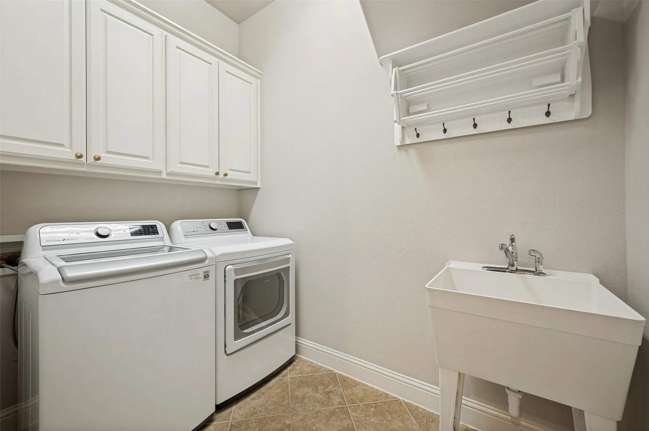 Single Family Residence For Sale in Denton County , 12910 Timber Crossing Drive, Frisco, Texas 75033, 4 Bedroom, 6 Bathroom, 3 Garage spaces, 4,094 Sqft, built in 2016, mls#21405666, Real Estate Agent in Frisco, Homes For Sale in Denton county, Homes For Sale in Frisco, Realtor in Frisco Texas, Real Estate Brokerage Independent Realty Texas, Luminita Cordes Realtor