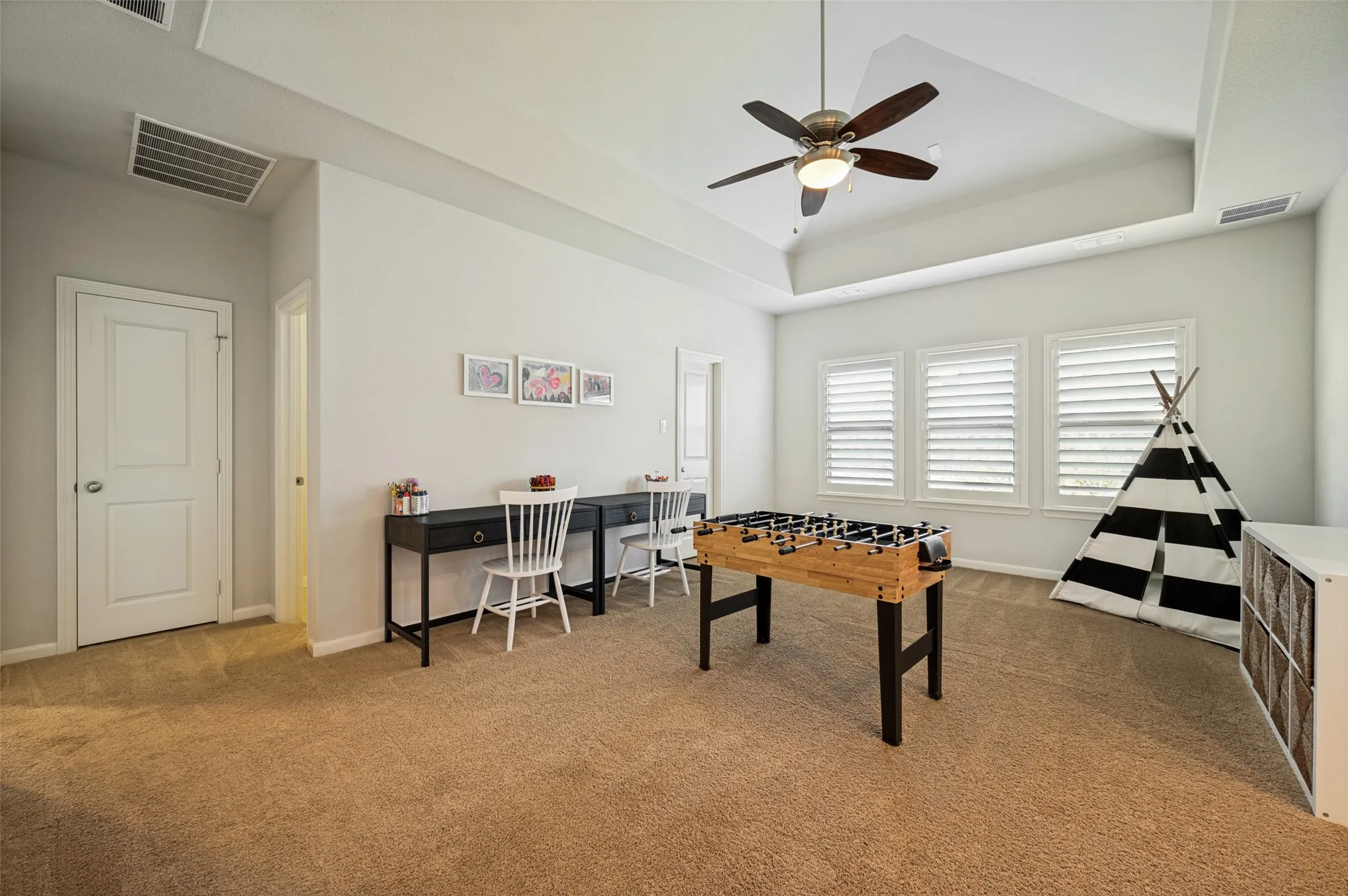 Single Family Residence For Sale in Denton County , 12910 Timber Crossing Drive, Frisco, Texas 75033, 4 Bedroom, 6 Bathroom, 3 Garage spaces, 4,094 Sqft, built in 2016, mls#21405666, Real Estate Agent in Frisco, Homes For Sale in Denton county, Homes For Sale in Frisco, Realtor in Frisco Texas, Real Estate Brokerage Independent Realty Texas, Luminita Cordes Realtor