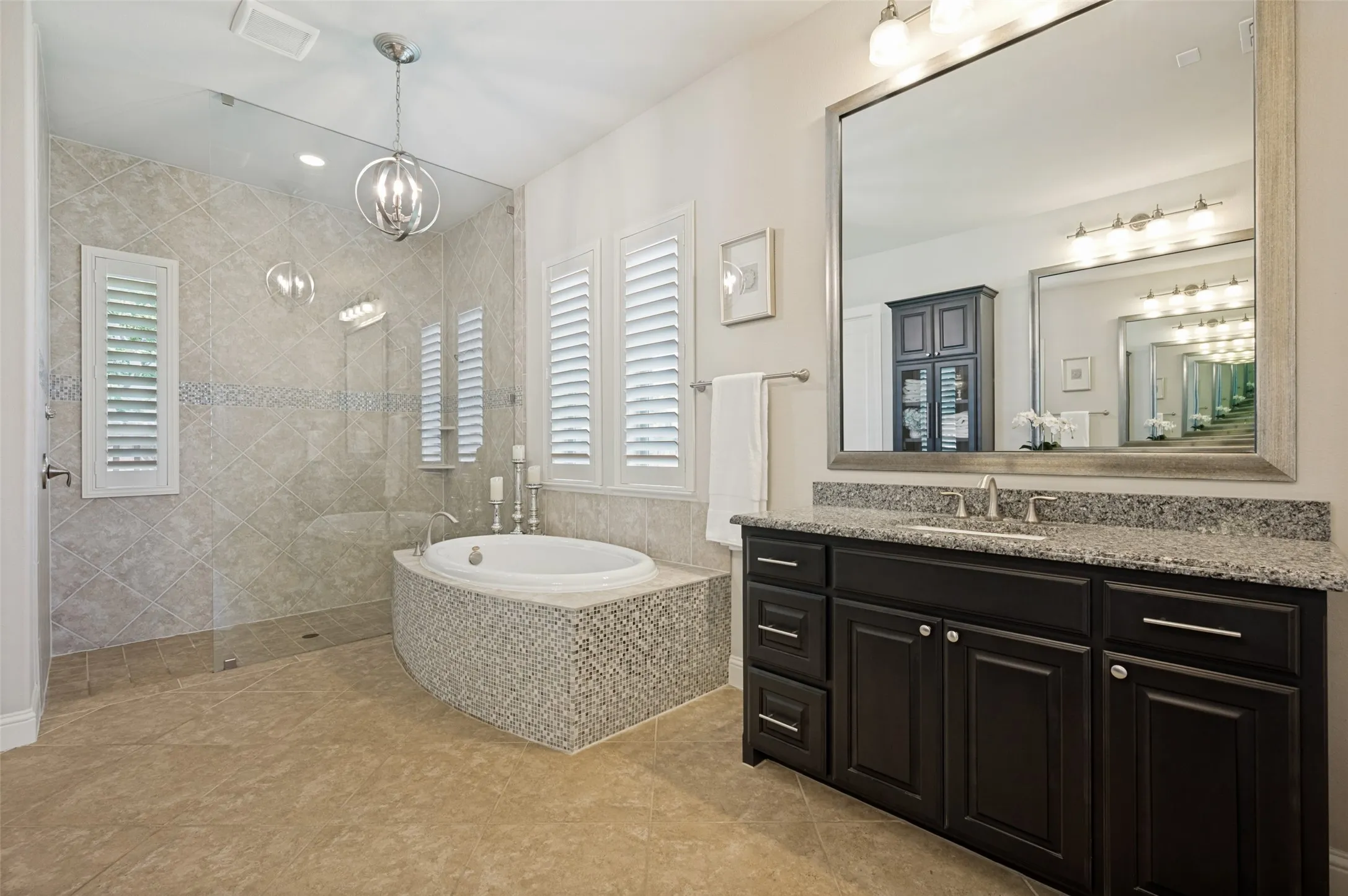 Single Family Residence For Sale in Denton County , 12910 Timber Crossing Drive, Frisco, Texas 75033, 4 Bedroom, 6 Bathroom, 3 Garage spaces, 4,094 Sqft, built in 2016, mls#21405666, Real Estate Agent in Frisco, Homes For Sale in Denton county, Homes For Sale in Frisco, Realtor in Frisco Texas, Real Estate Brokerage Independent Realty Texas, Luminita Cordes Realtor