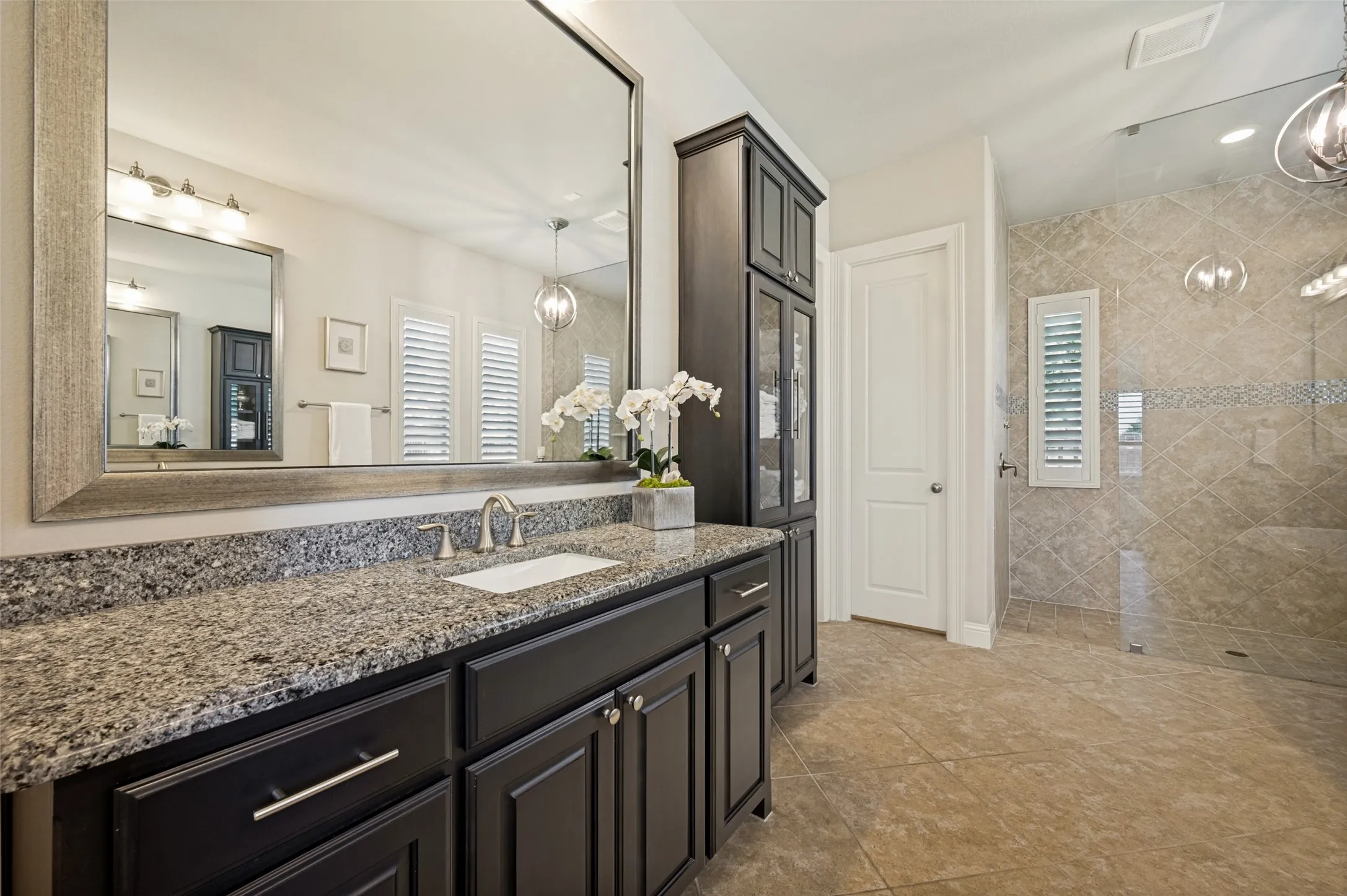 Single Family Residence For Sale in Denton County , 12910 Timber Crossing Drive, Frisco, Texas 75033, 4 Bedroom, 6 Bathroom, 3 Garage spaces, 4,094 Sqft, built in 2016, mls#21405666, Real Estate Agent in Frisco, Homes For Sale in Denton county, Homes For Sale in Frisco, Realtor in Frisco Texas, Real Estate Brokerage Independent Realty Texas, Luminita Cordes Realtor