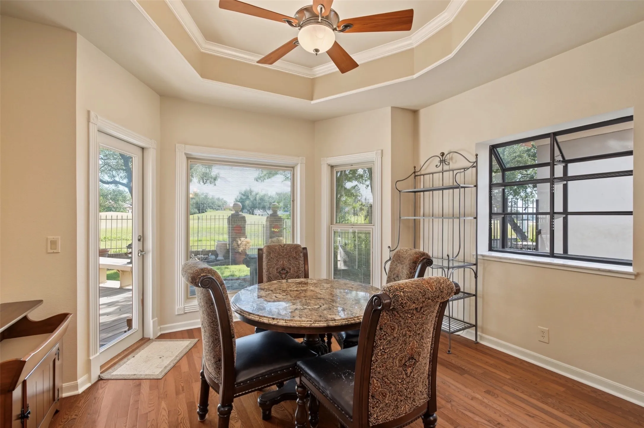 Single Family Residence For Sale in Bexar County , 19154 Kristen Way, San Antonio, Texas 78258, 3 Bedroom, 3 Bathroom, 3 Garage spaces, 3,001 Sqft, built in 1988, mls#21393834, Real Estate Agent in San Antonio, Homes For Sale in Bexar county, Homes For Sale in San Antonio, Realtor in San Antonio Texas, Real Estate Brokerage Independent Realty Texas, Luminita Cordes Realtor