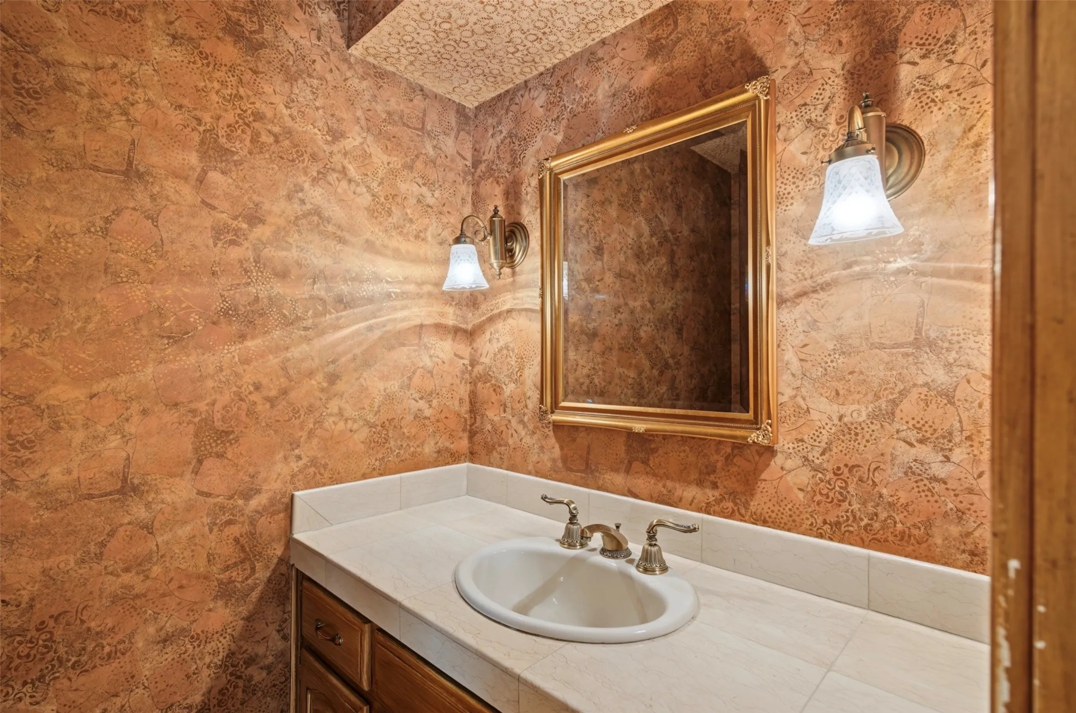 Single Family Residence For Sale in Bexar County , 19154 Kristen Way, San Antonio, Texas 78258, 3 Bedroom, 3 Bathroom, 3 Garage spaces, 3,001 Sqft, built in 1988, mls#21393834, Real Estate Agent in San Antonio, Homes For Sale in Bexar county, Homes For Sale in San Antonio, Realtor in San Antonio Texas, Real Estate Brokerage Independent Realty Texas, Luminita Cordes Realtor