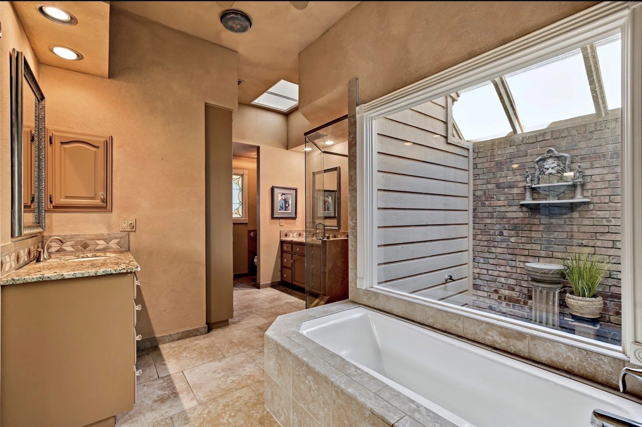 Single Family Residence For Sale in Bexar County , 19154 Kristen Way, San Antonio, Texas 78258, 3 Bedroom, 3 Bathroom, 3 Garage spaces, 3,001 Sqft, built in 1988, mls#21393834, Real Estate Agent in San Antonio, Homes For Sale in Bexar county, Homes For Sale in San Antonio, Realtor in San Antonio Texas, Real Estate Brokerage Independent Realty Texas, Luminita Cordes Realtor