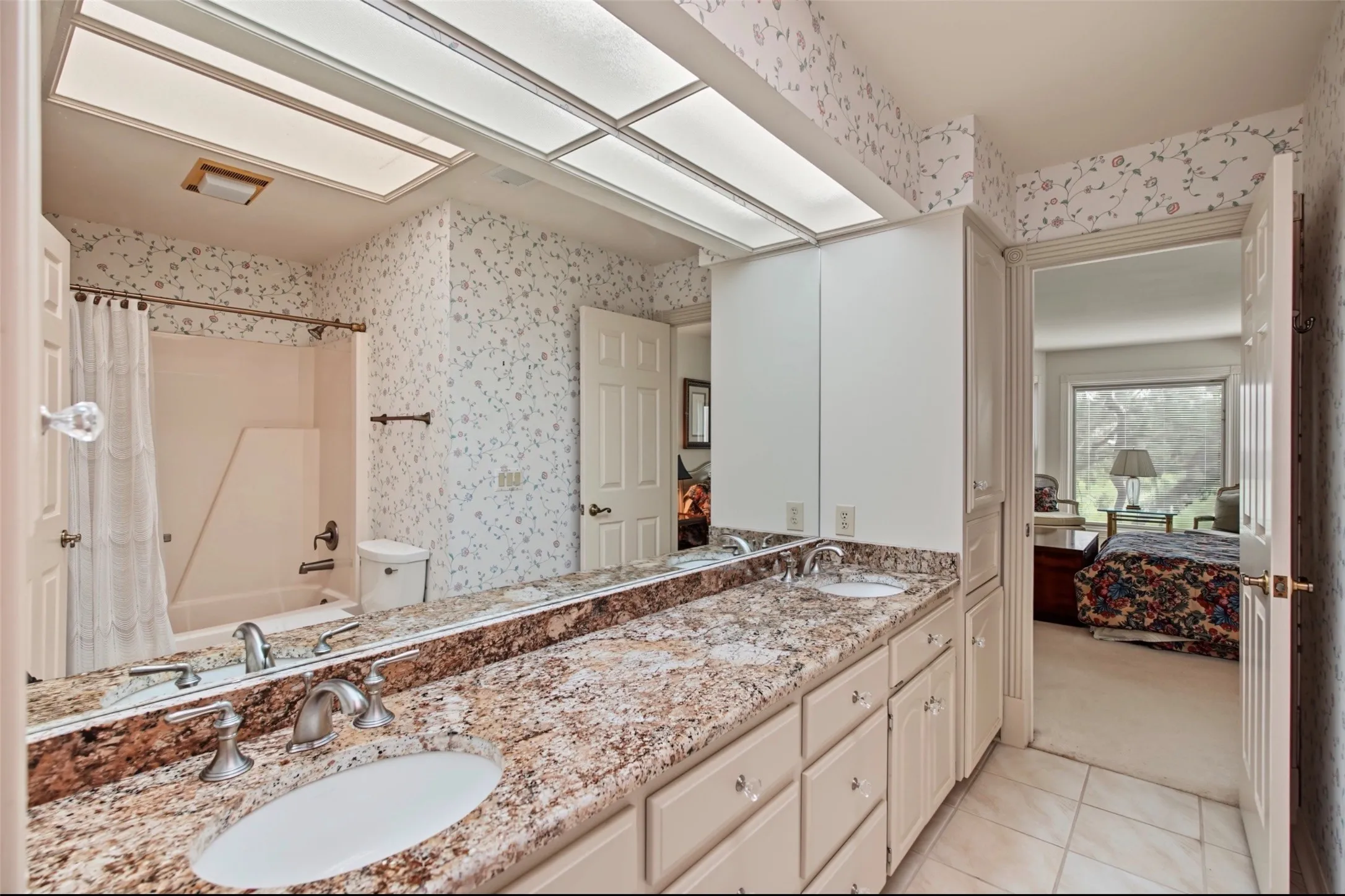 Single Family Residence For Sale in Bexar County , 19154 Kristen Way, San Antonio, Texas 78258, 3 Bedroom, 3 Bathroom, 3 Garage spaces, 3,001 Sqft, built in 1988, mls#21393834, Real Estate Agent in San Antonio, Homes For Sale in Bexar county, Homes For Sale in San Antonio, Realtor in San Antonio Texas, Real Estate Brokerage Independent Realty Texas, Luminita Cordes Realtor