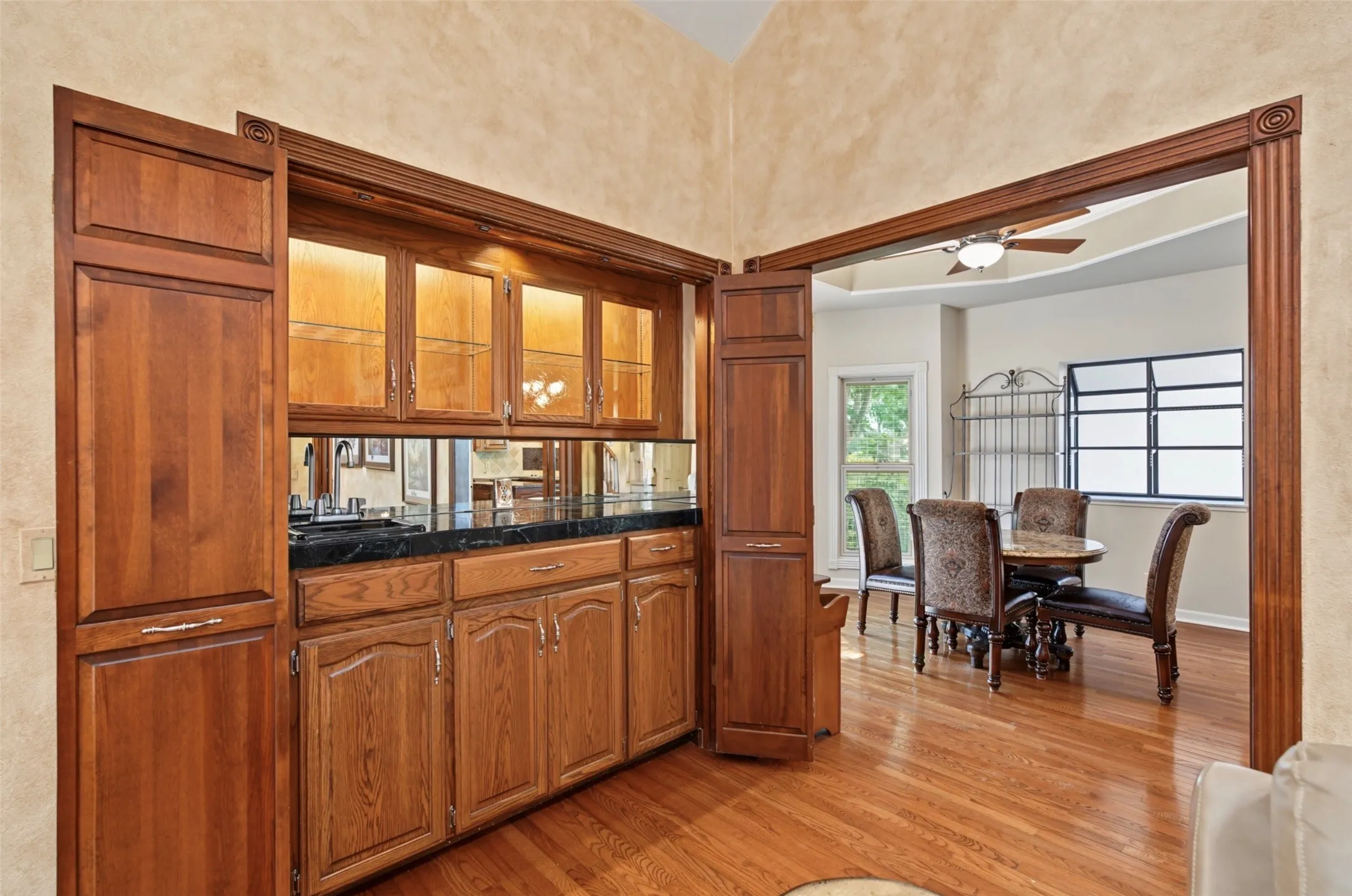 Single Family Residence For Sale in Bexar County , 19154 Kristen Way, San Antonio, Texas 78258, 3 Bedroom, 3 Bathroom, 3 Garage spaces, 3,001 Sqft, built in 1988, mls#21393834, Real Estate Agent in San Antonio, Homes For Sale in Bexar county, Homes For Sale in San Antonio, Realtor in San Antonio Texas, Real Estate Brokerage Independent Realty Texas, Luminita Cordes Realtor