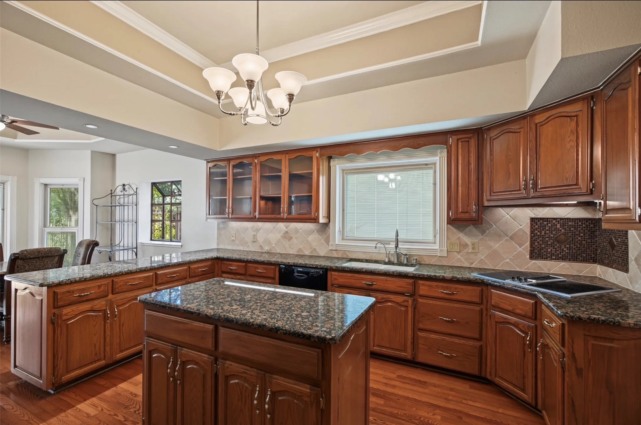 Single Family Residence For Sale in Bexar County , 19154 Kristen Way, San Antonio, Texas 78258, 3 Bedroom, 3 Bathroom, 3 Garage spaces, 3,001 Sqft, built in 1988, mls#21393834, Real Estate Agent in San Antonio, Homes For Sale in Bexar county, Homes For Sale in San Antonio, Realtor in San Antonio Texas, Real Estate Brokerage Independent Realty Texas, Luminita Cordes Realtor