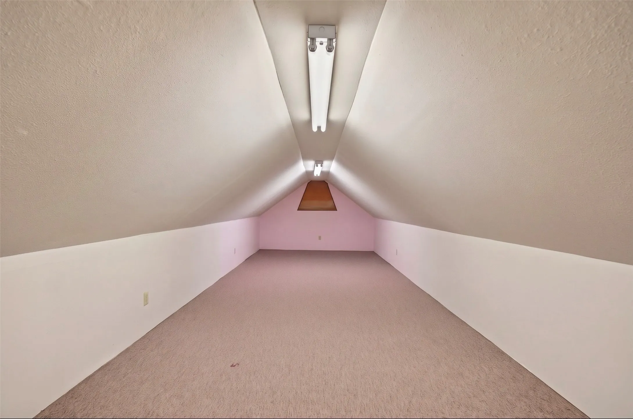 Single Family Residence For Sale in Bexar County , 19154 Kristen Way, San Antonio, Texas 78258, 3 Bedroom, 3 Bathroom, 3 Garage spaces, 3,001 Sqft, built in 1988, mls#21393834, Real Estate Agent in San Antonio, Homes For Sale in Bexar county, Homes For Sale in San Antonio, Realtor in San Antonio Texas, Real Estate Brokerage Independent Realty Texas, Luminita Cordes Realtor