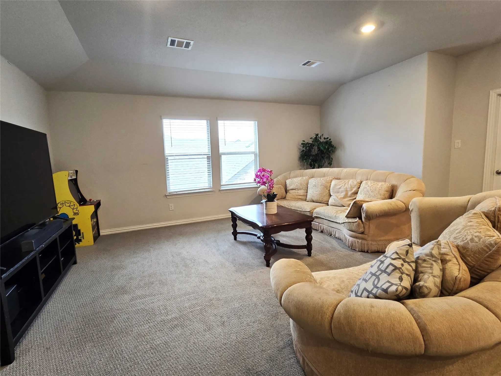Single Family Residence For Sale in Denton County , 2465 Yosemite Way, Corinth, Texas 76210, 5 Bedroom, 3 Bathroom, 2 Garage spaces, 3,064 Sqft, built in 2023, mls#21388104, Real Estate Agent in Corinth, Homes For Sale in Denton county, Homes For Sale in Corinth, Realtor in Corinth Texas, Real Estate Brokerage Independent Realty Texas, Luminita Cordes Realtor