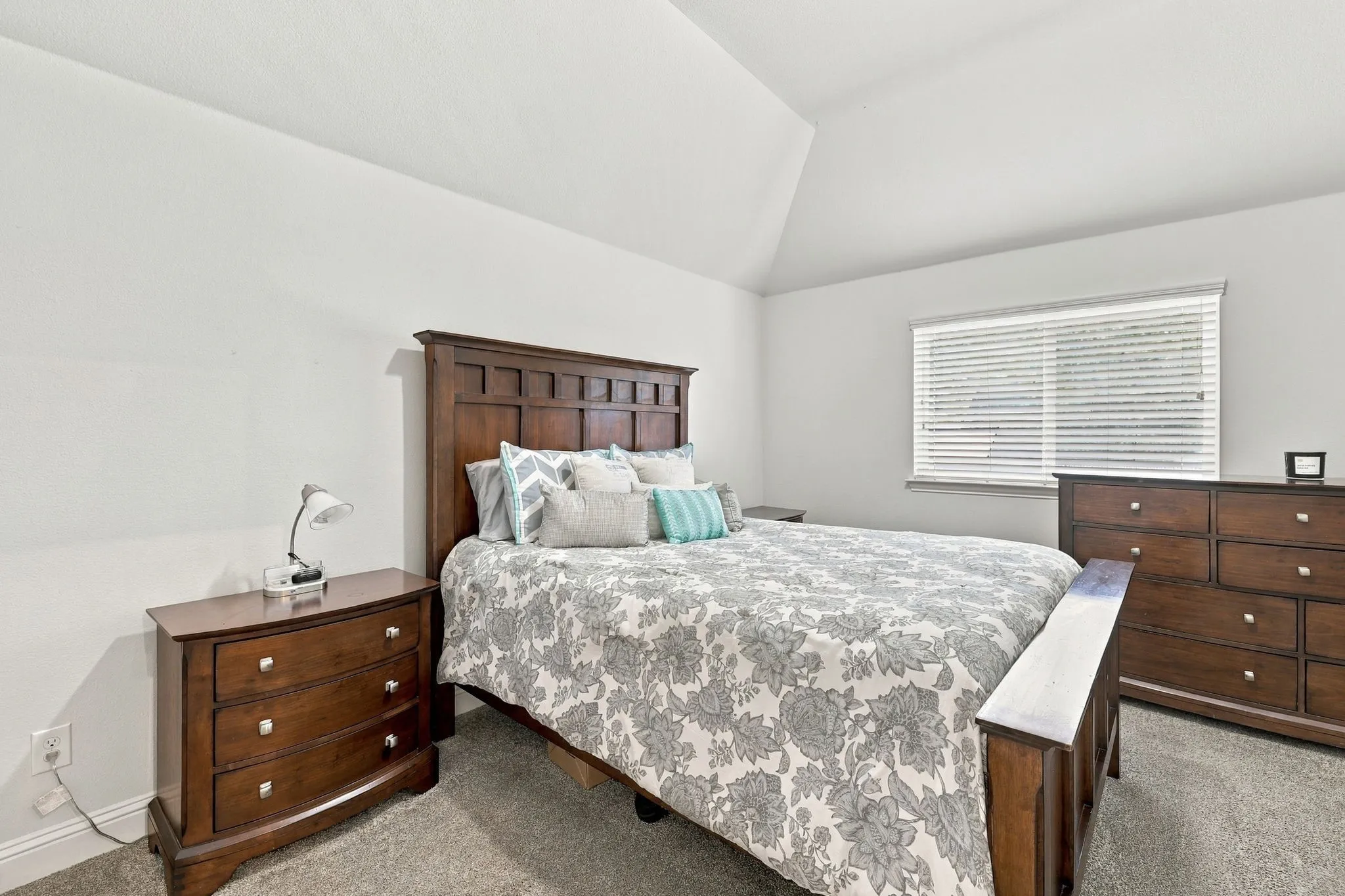Single Family Residence For Sale in Collin County , 3516 Charleston Drive, Melissa, Texas 75454, 4 Bedroom, 3 Bathroom, 2 Garage spaces, 2,913 Sqft, built in 2017, mls#21405477, Real Estate Agent in Melissa, Homes For Sale in Collin county, Homes For Sale in Melissa, Realtor in Melissa Texas, Real Estate Brokerage Independent Realty Texas, Luminita Cordes Realtor