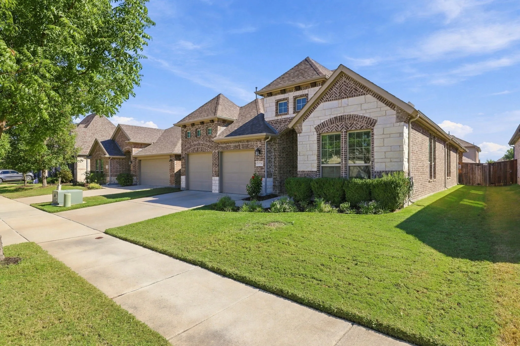 Single Family Residence For Sale in Collin County , 3516 Charleston Drive, Melissa, Texas 75454, 4 Bedroom, 3 Bathroom, 2 Garage spaces, 2,913 Sqft, built in 2017, mls#21405477, Real Estate Agent in Melissa, Homes For Sale in Collin county, Homes For Sale in Melissa, Realtor in Melissa Texas, Real Estate Brokerage Independent Realty Texas, Luminita Cordes Realtor